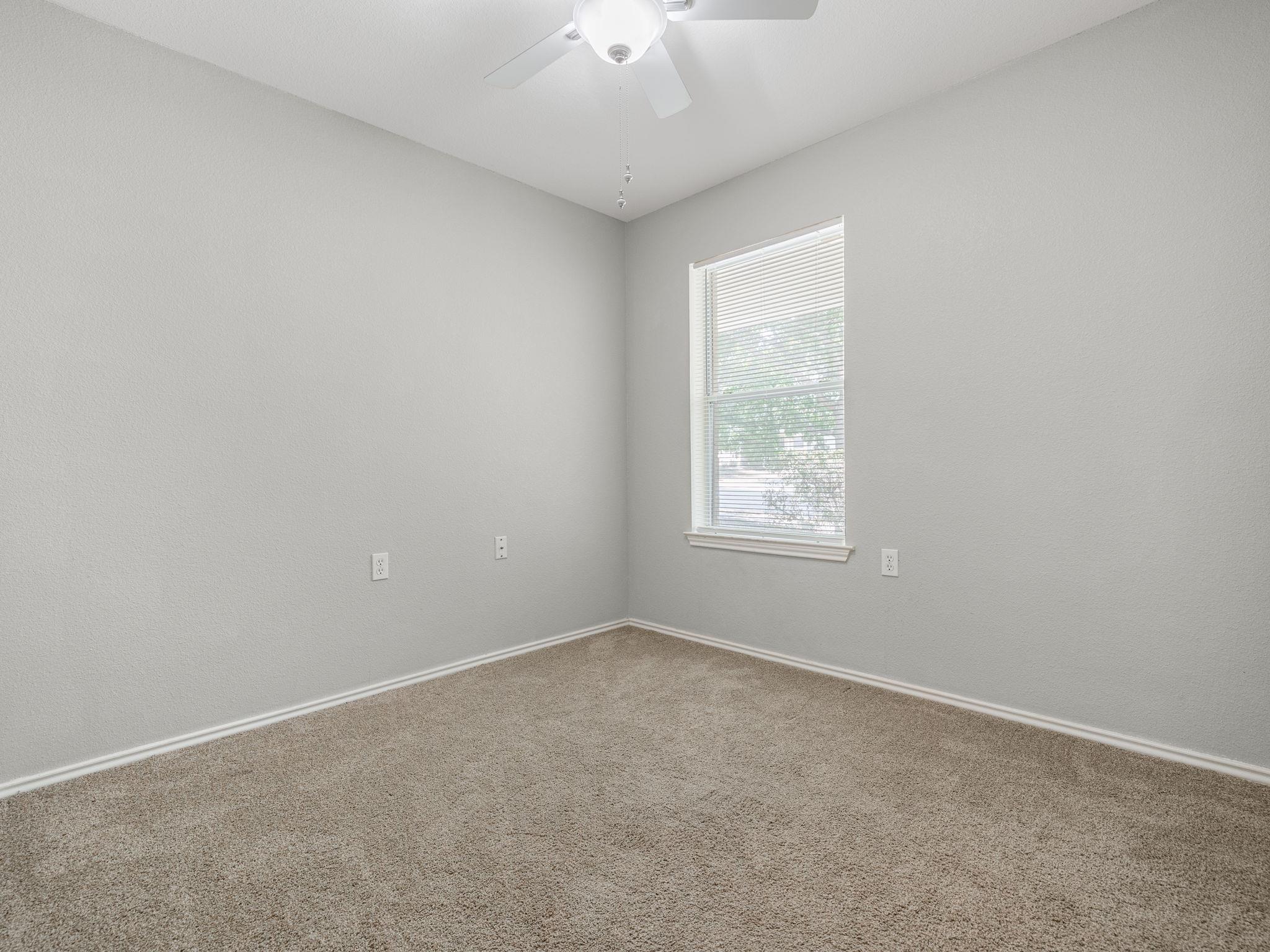5220 Hutchinson Dr Property Photo 19