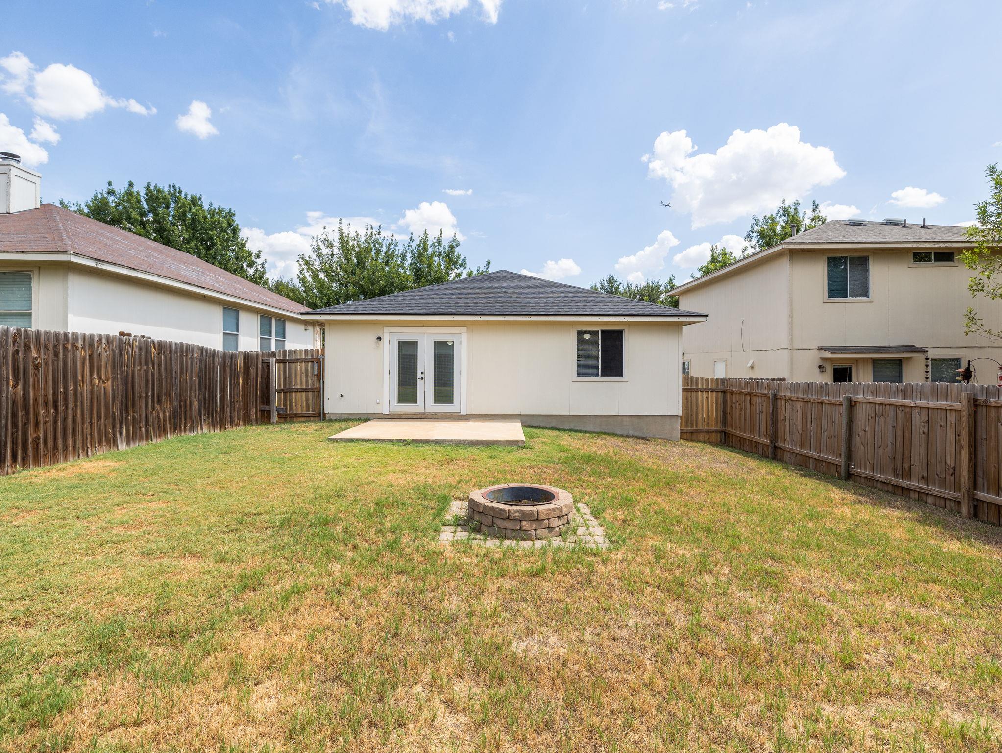 5220 Hutchinson Dr Property Photo 22