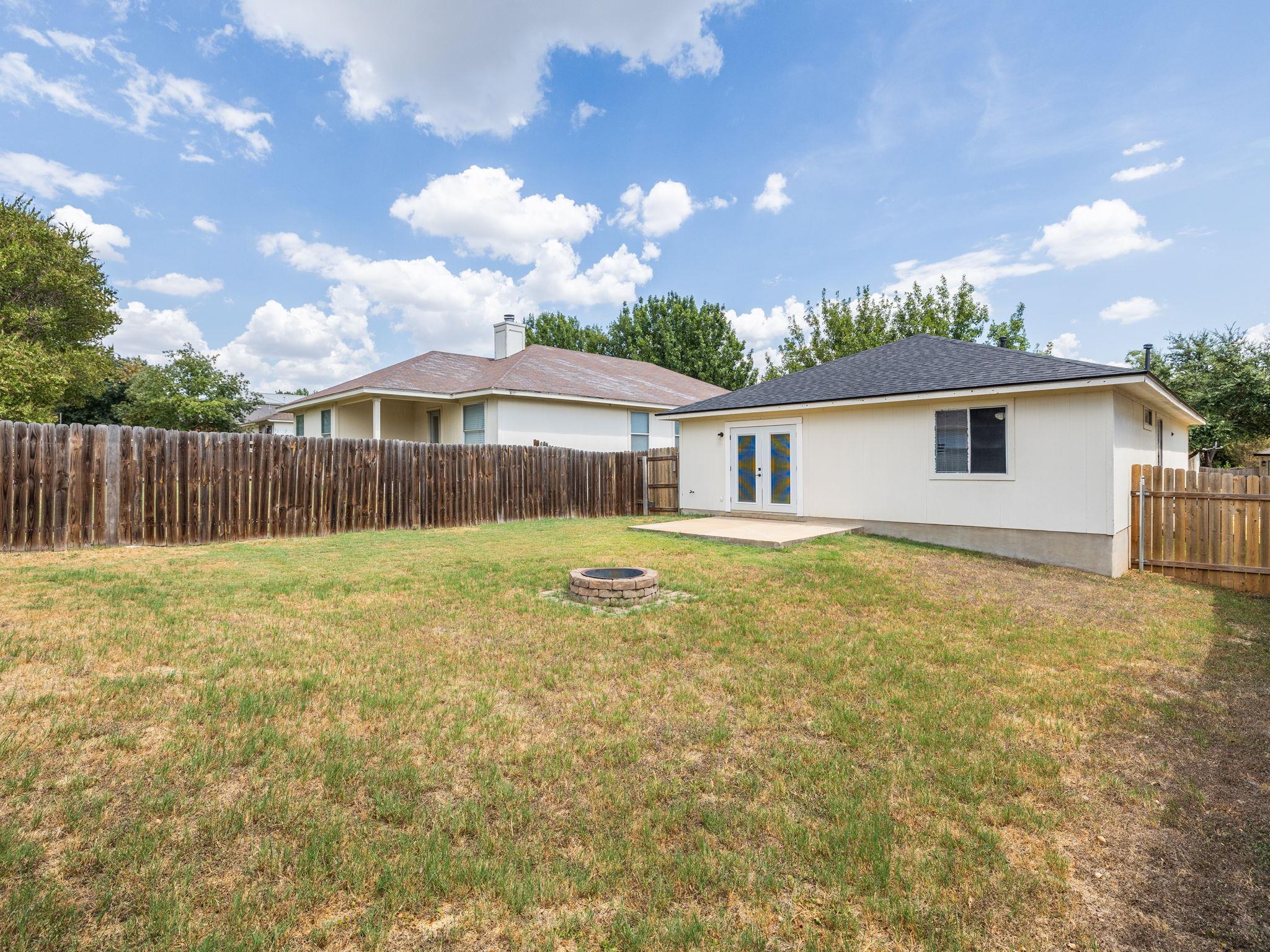 5220 Hutchinson Dr Property Photo 23