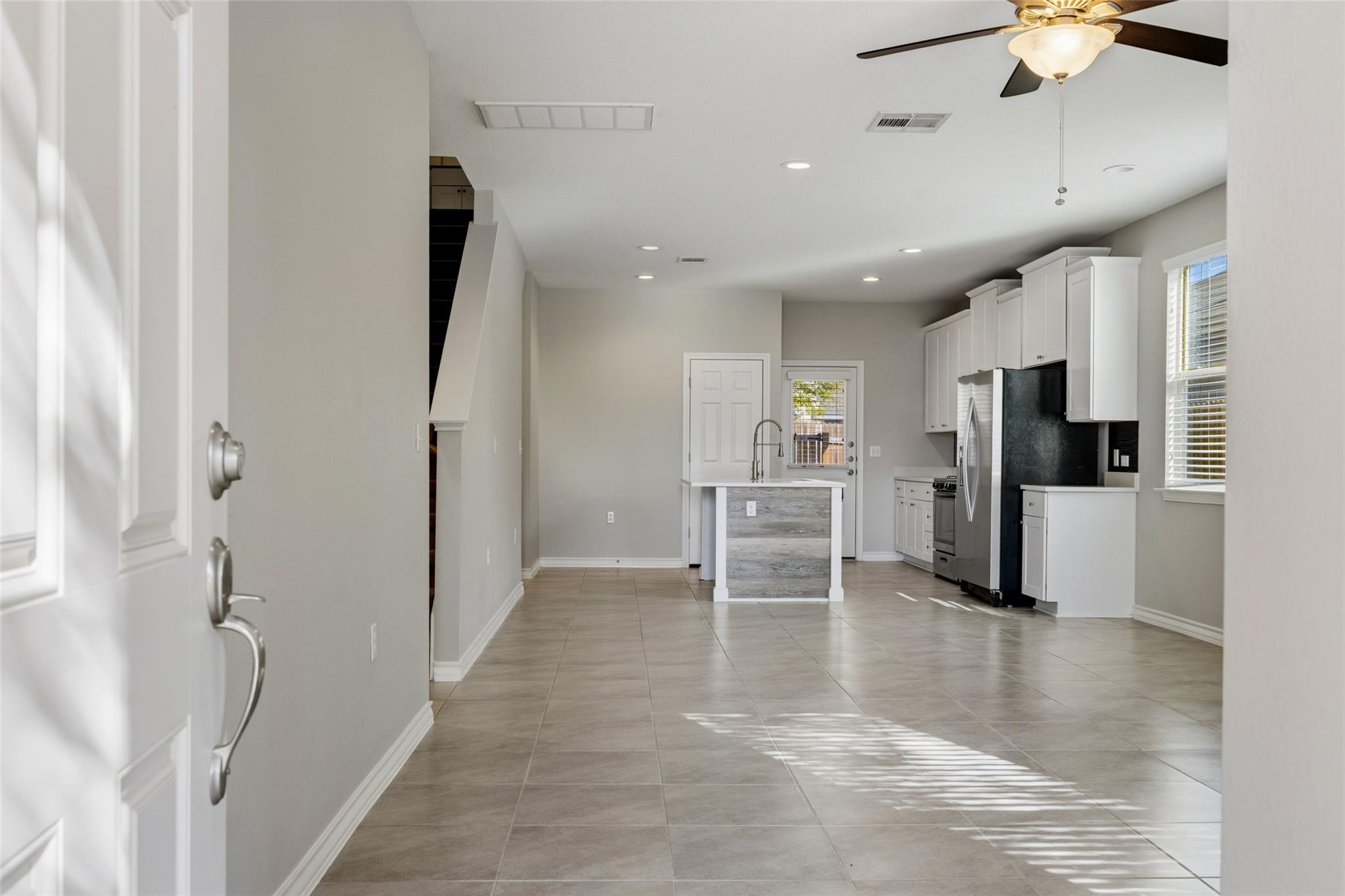 1702 Los Olivios Way Property Photo 2