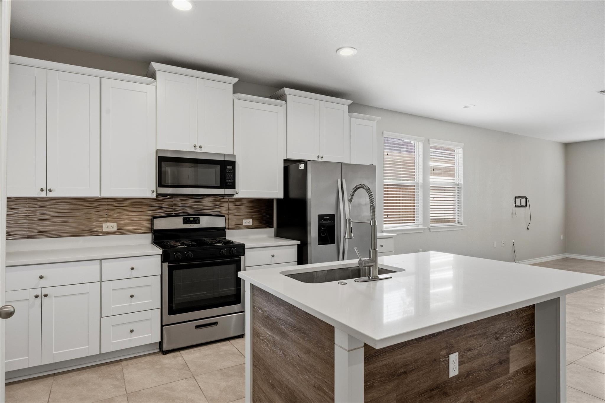 1702 Los Olivios Way Property Photo 6