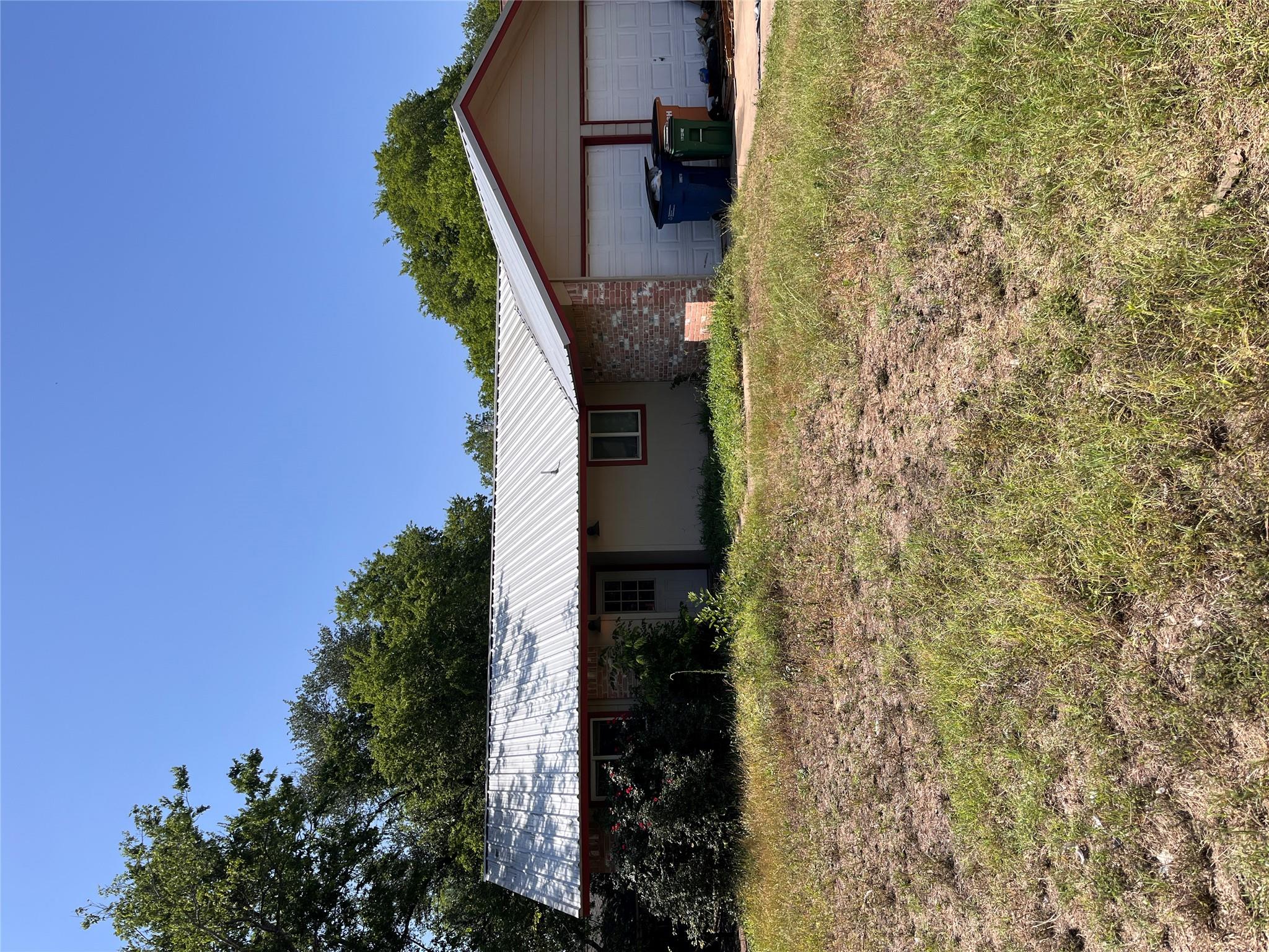 5204 Village Trl Property Photo