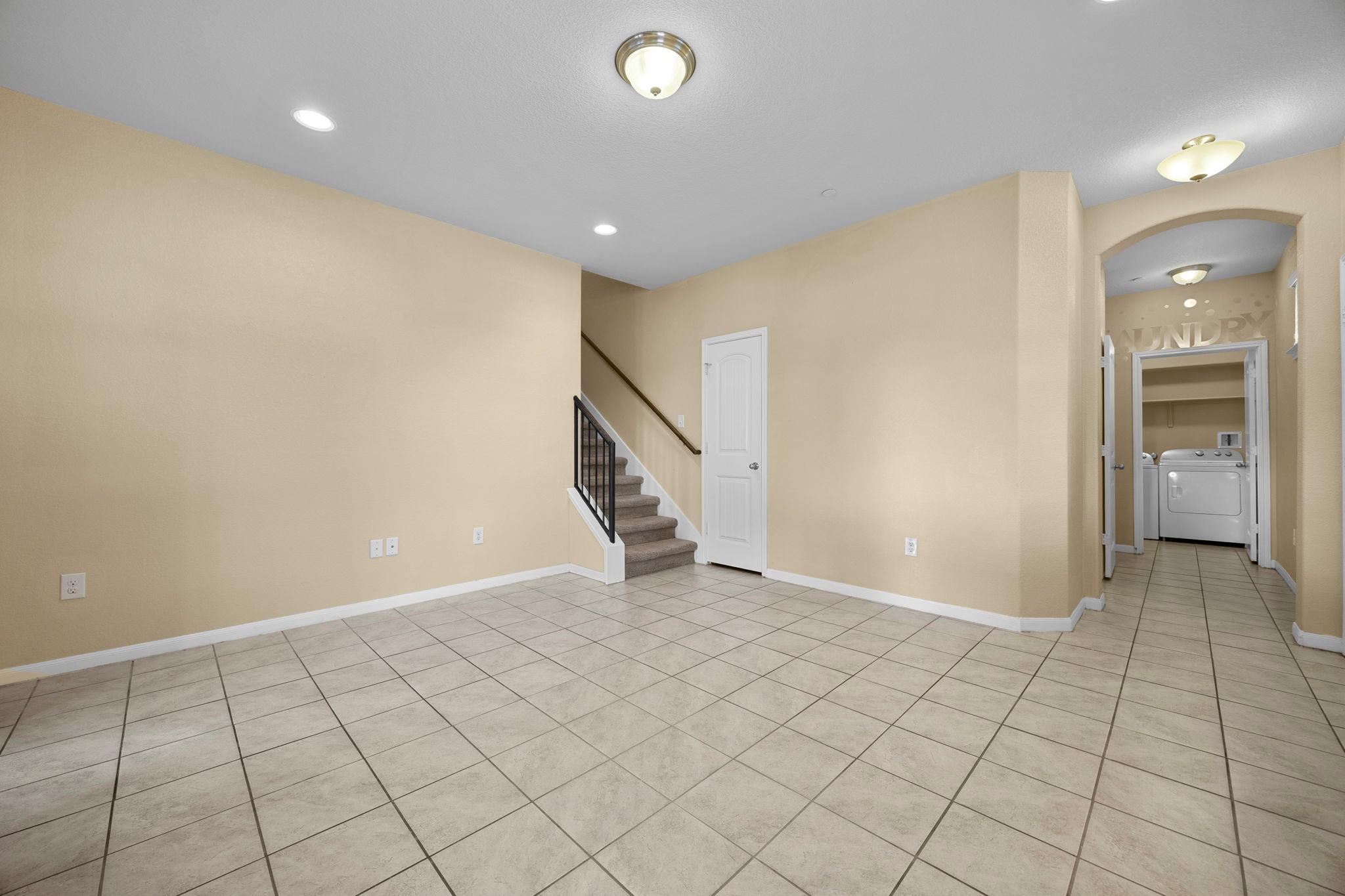 2880 Donnell Dr #101 Property Photo 4