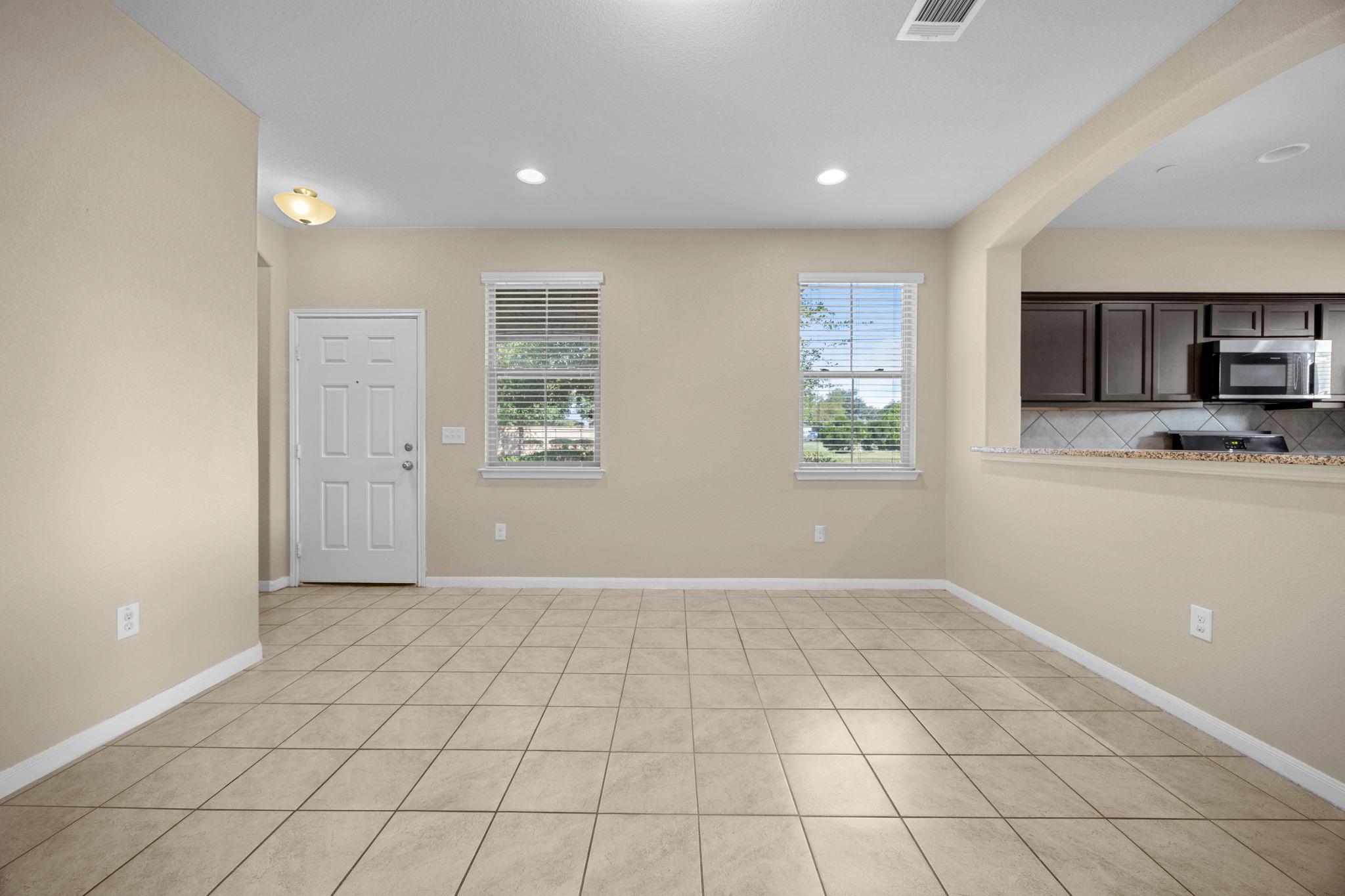 2880 Donnell Dr #101 Property Photo 6