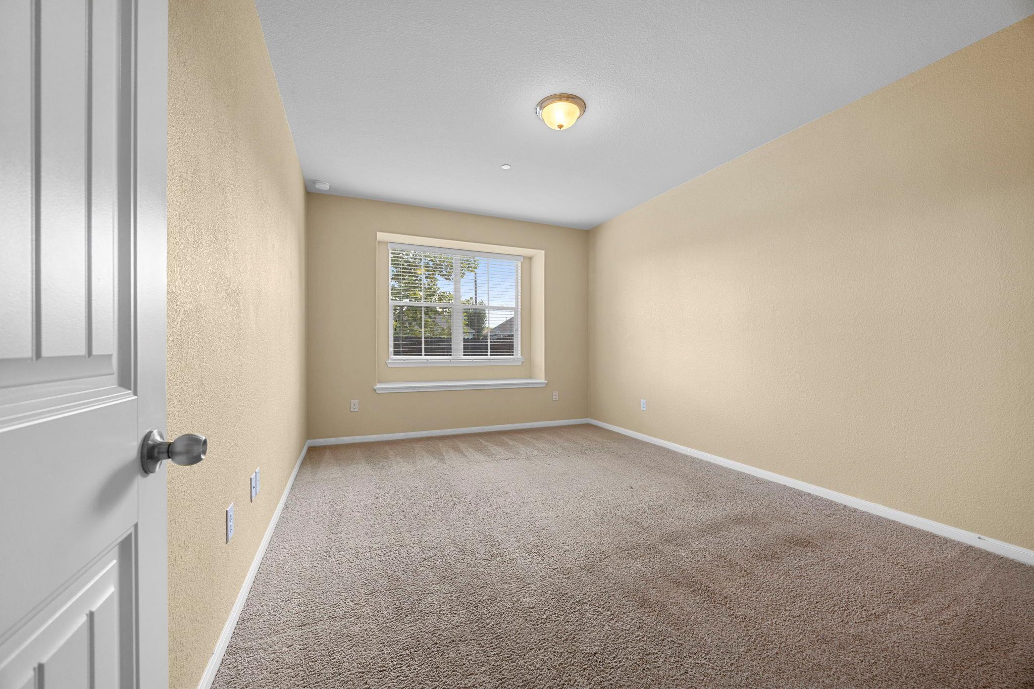 2880 Donnell Dr #101 Property Photo 13