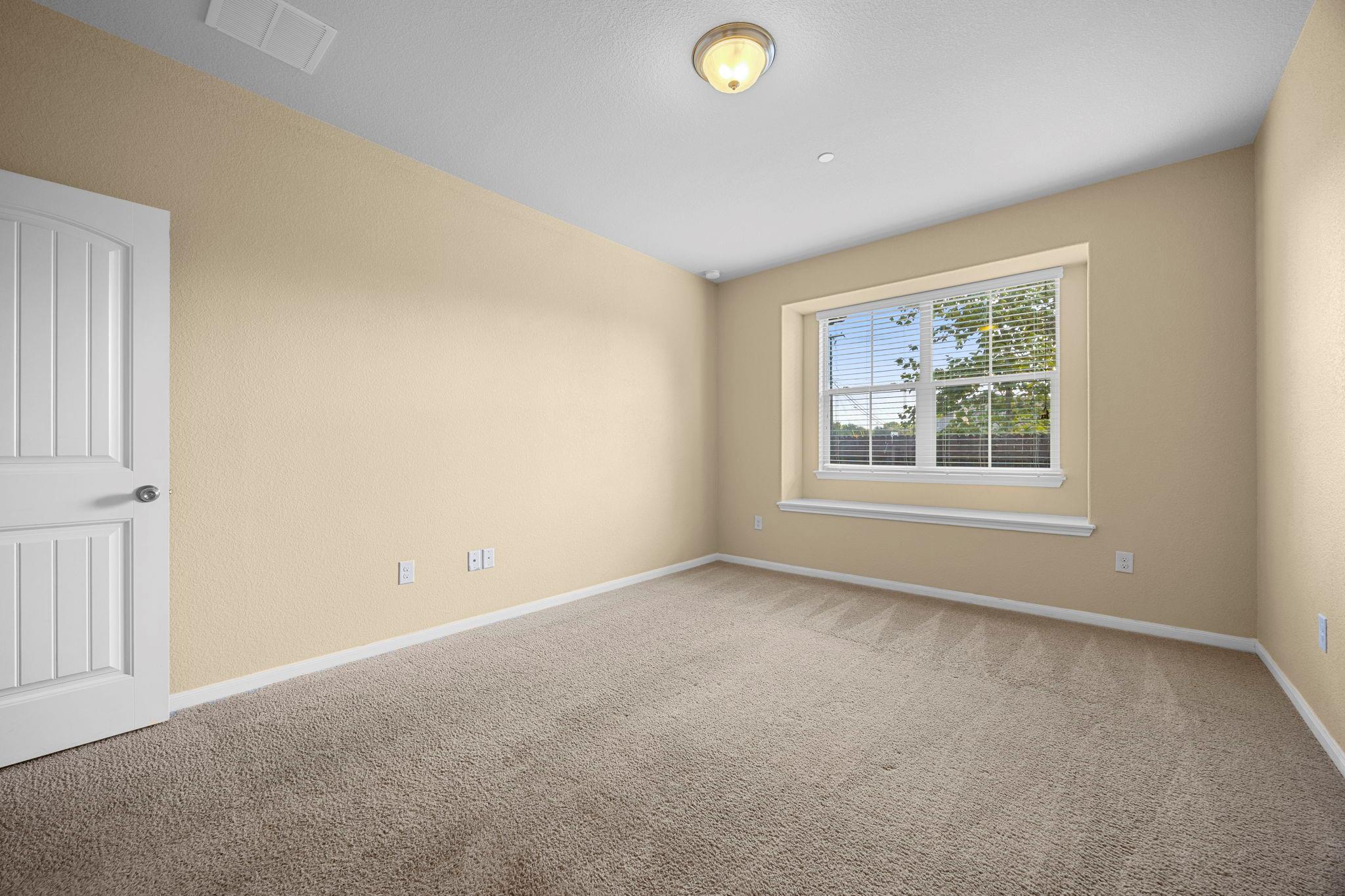 2880 Donnell Dr #101 Property Photo 14