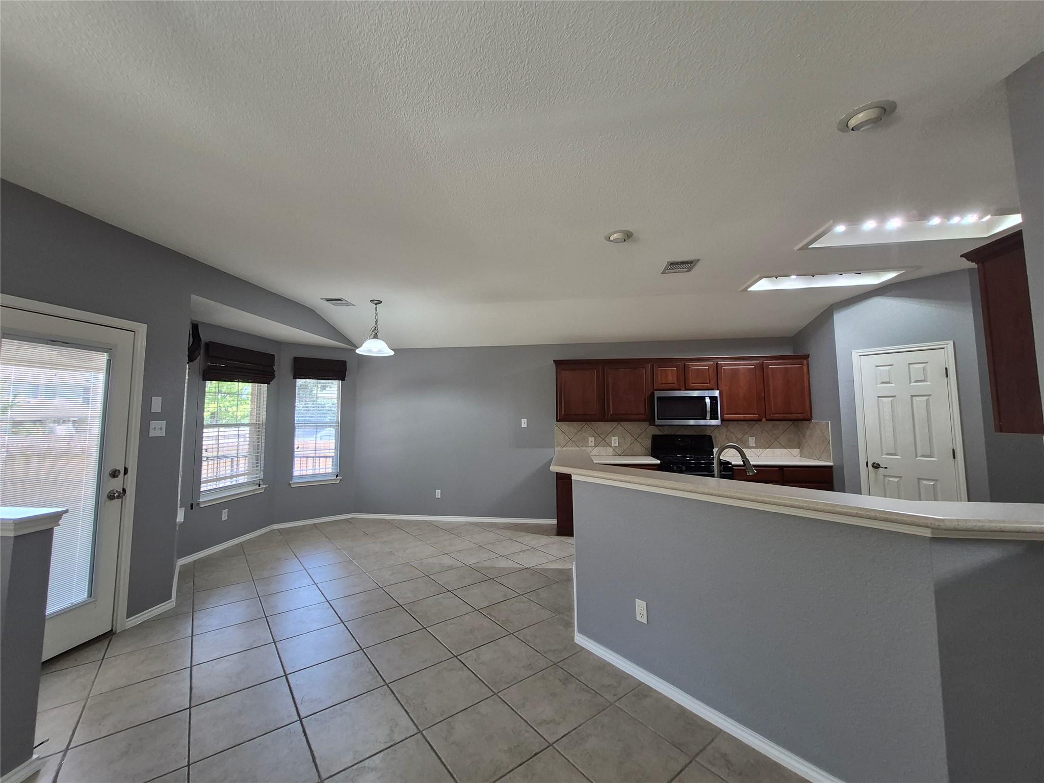11600 Fletcher Hall Ln Property Photo 6