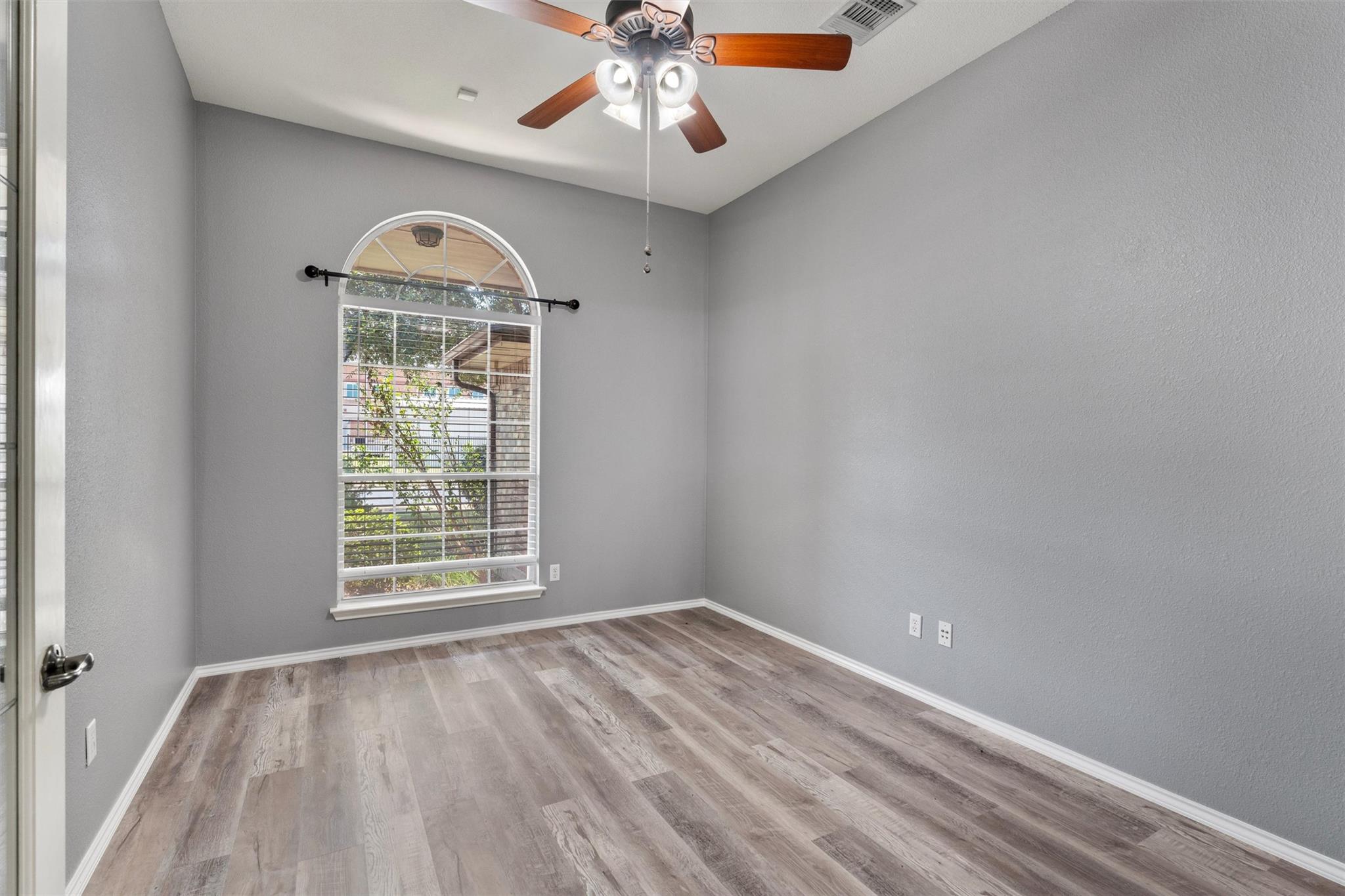 11600 Fletcher Hall Ln Property Photo 6