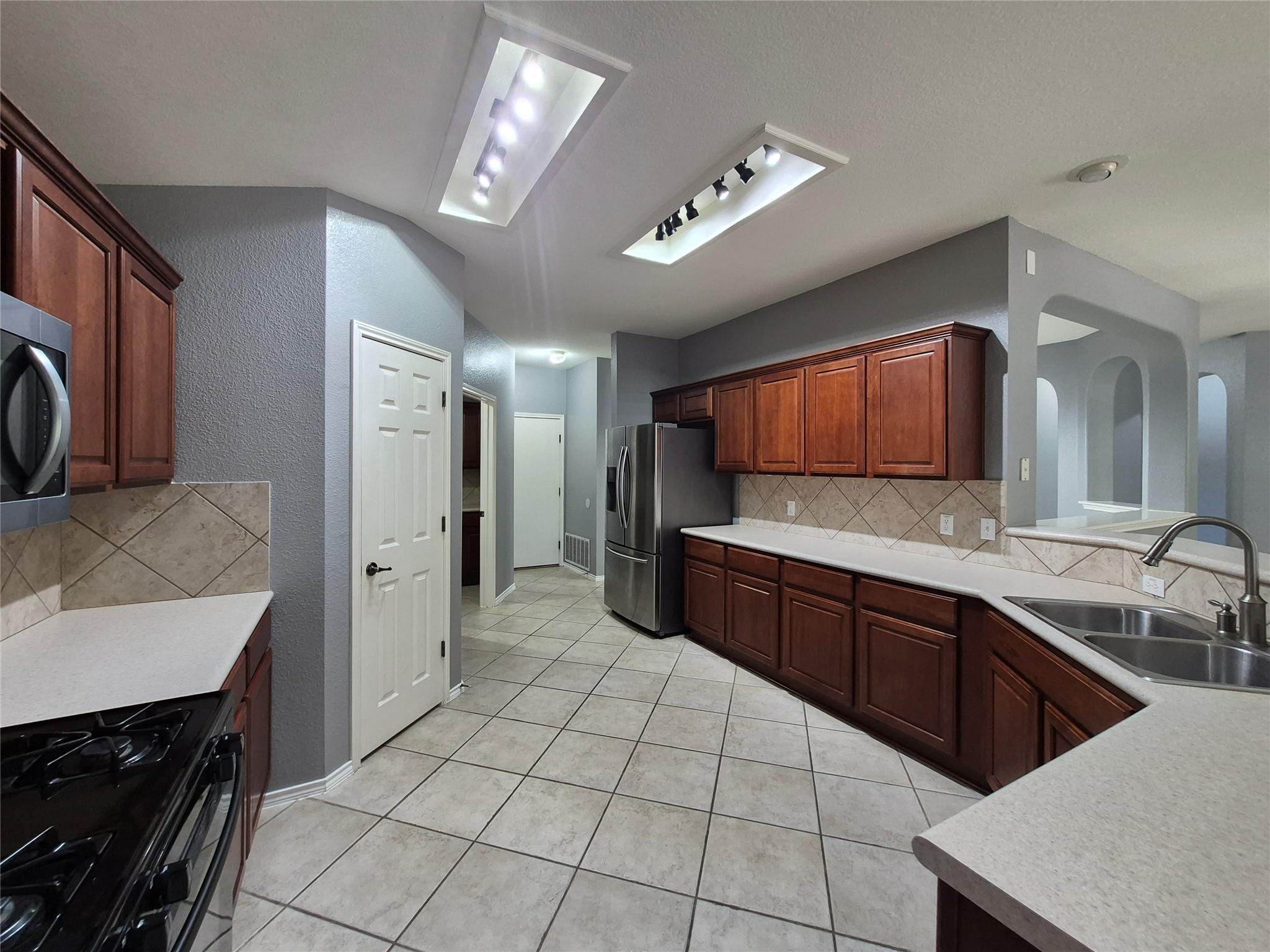 11600 Fletcher Hall Ln Property Photo 9