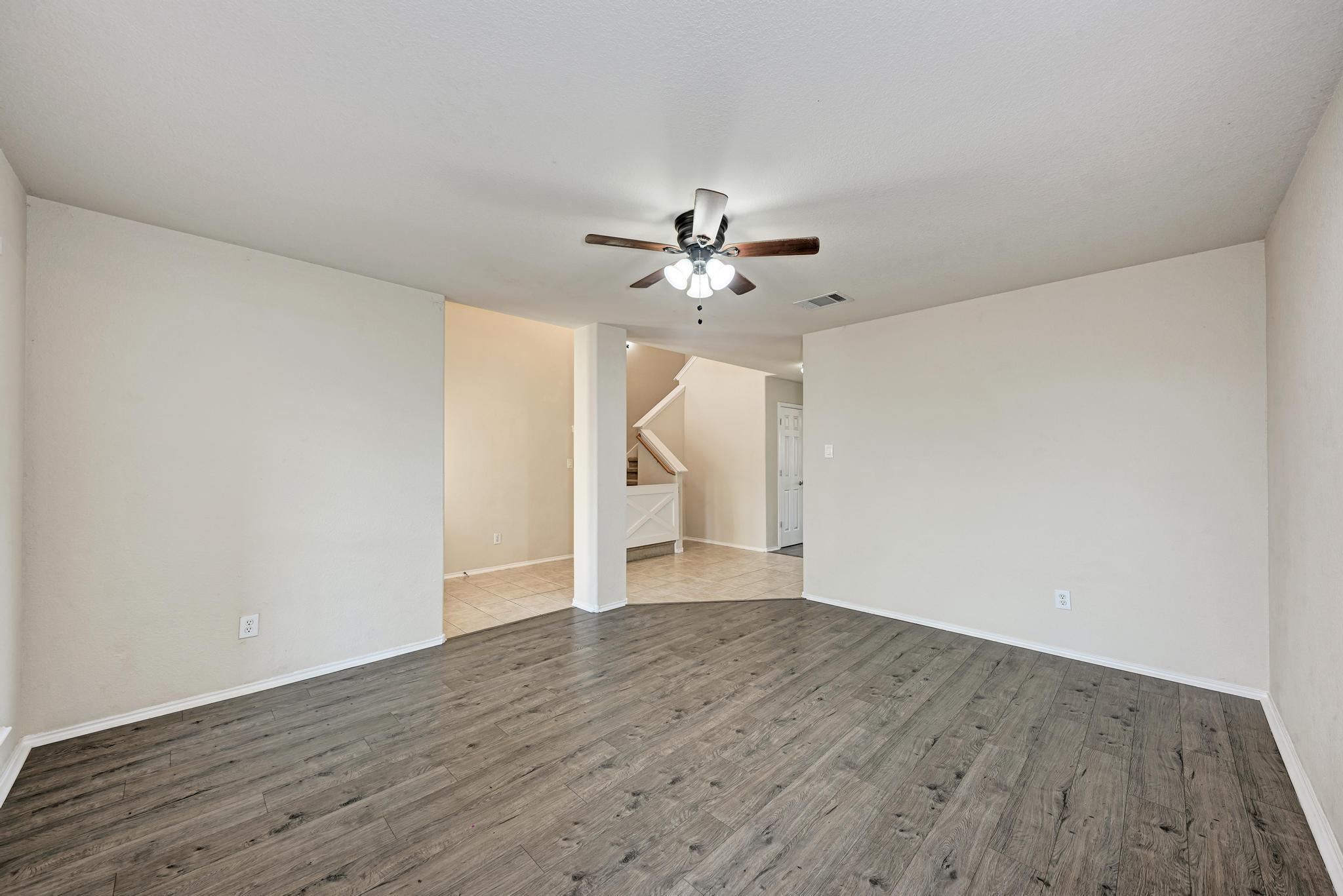 1312 Knippa Cv Property Photo 4