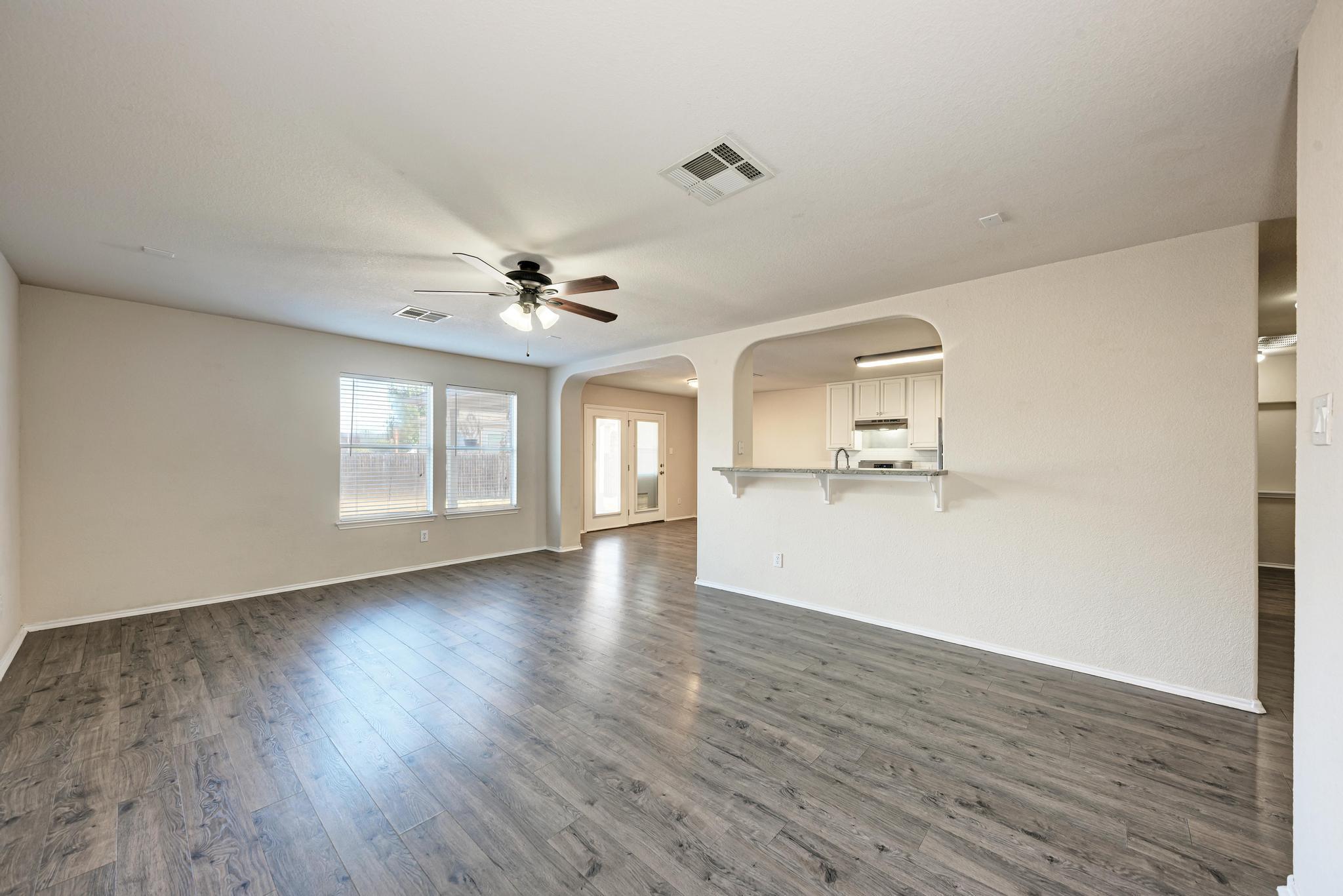 1312 Knippa Cv Property Photo 5