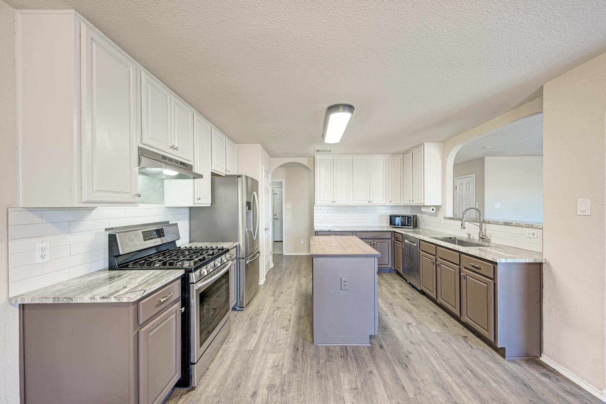 1312 Knippa Cv Property Photo 8