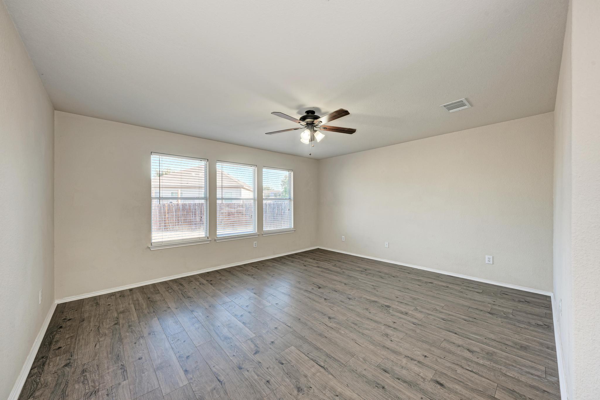 1312 Knippa Cv Property Photo 15