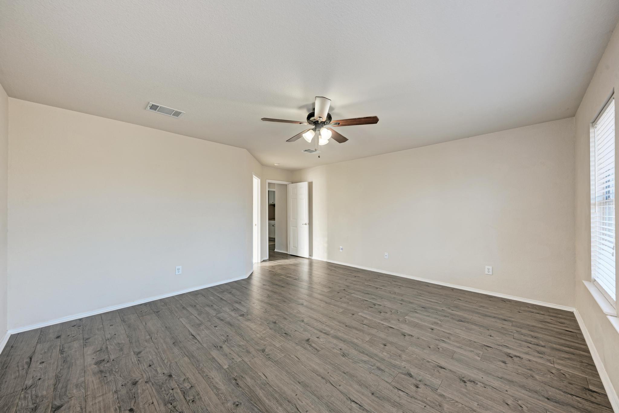 1312 Knippa Cv Property Photo 16