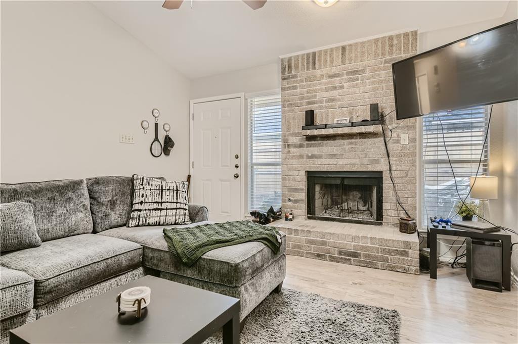 2126 Redwing Way Property Photo 3