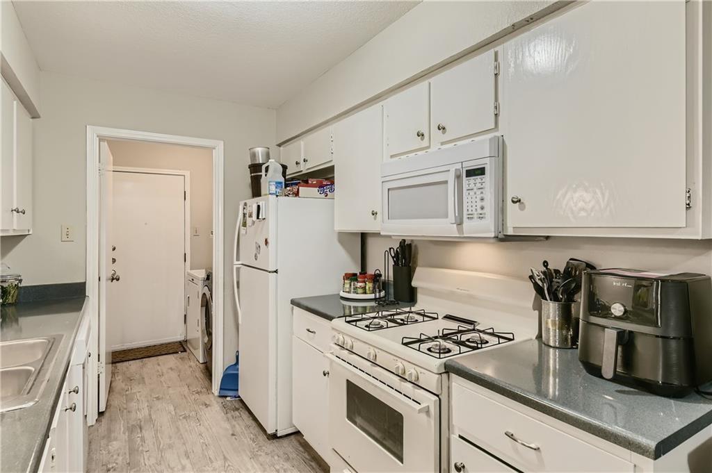 2126 Redwing Way Property Photo 7