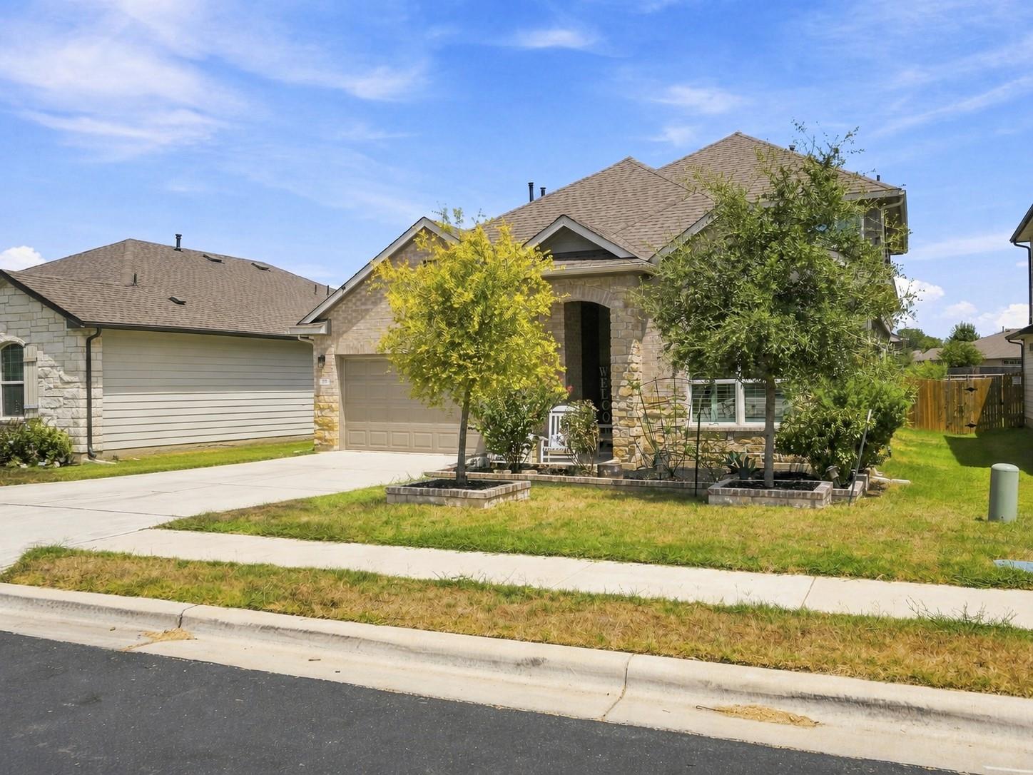 111 Rainmaker Cv Property Photo 2