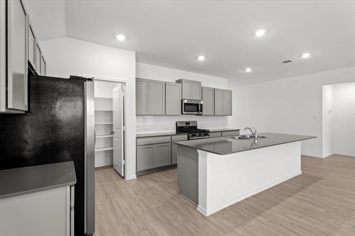 300 Jeffers None Property Photo 9