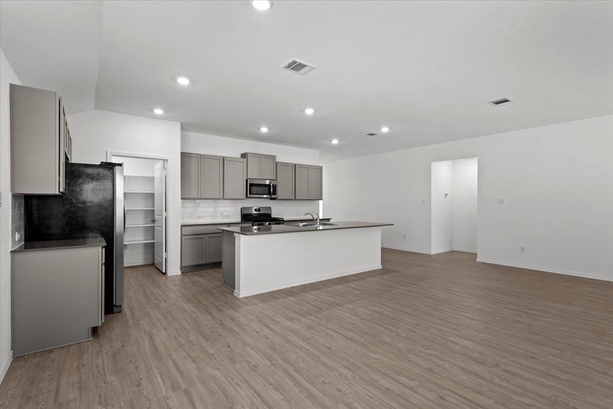 300 Jeffers None Property Photo 12