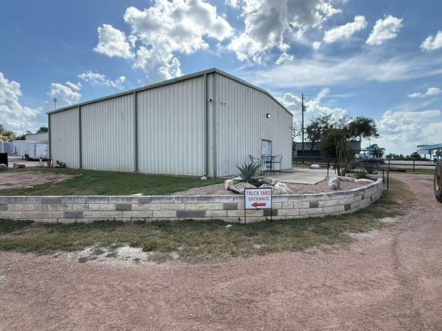 7748 E Us Highway 290 None #1 Property Photo 1