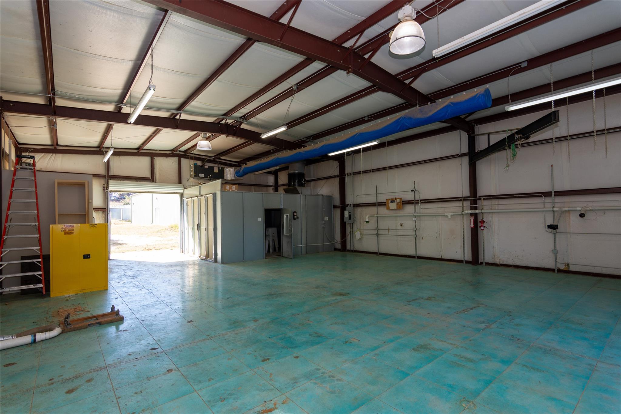 7748 E Us Highway 290 None #1 Property Photo 2
