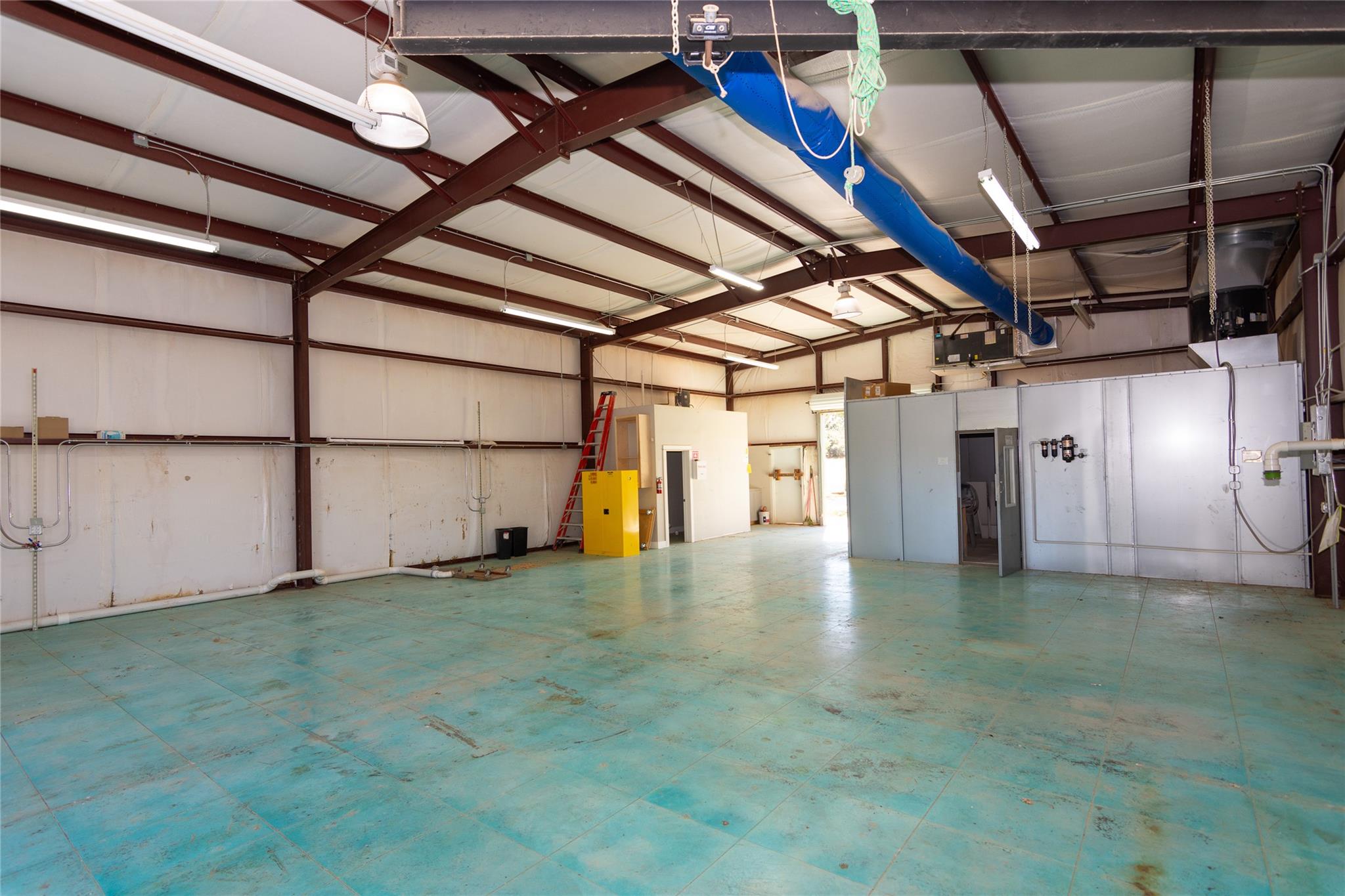 7748 E Us Highway 290 None #1 Property Photo 3
