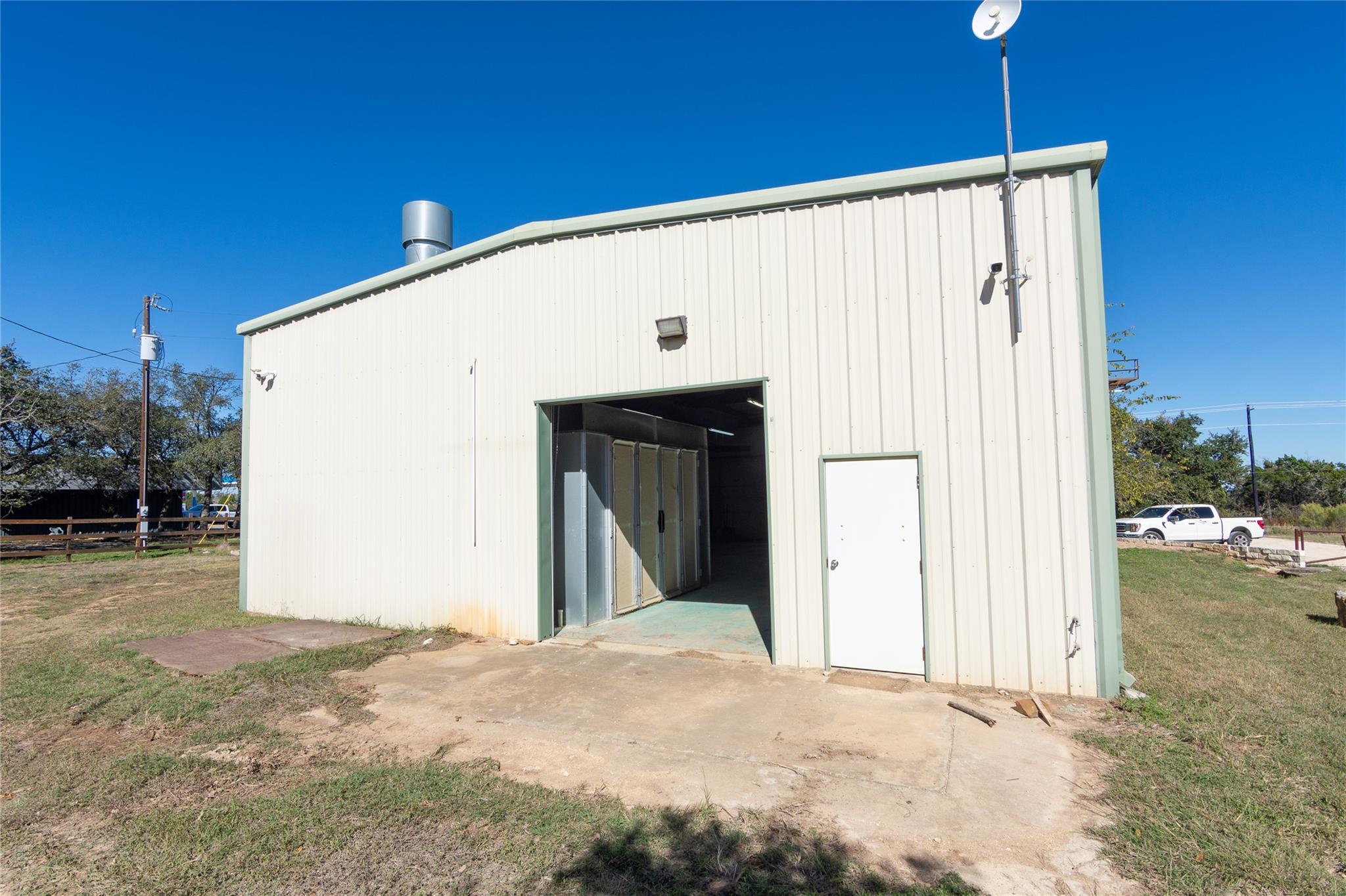 7748 E Us Highway 290 None #1 Property Photo 10