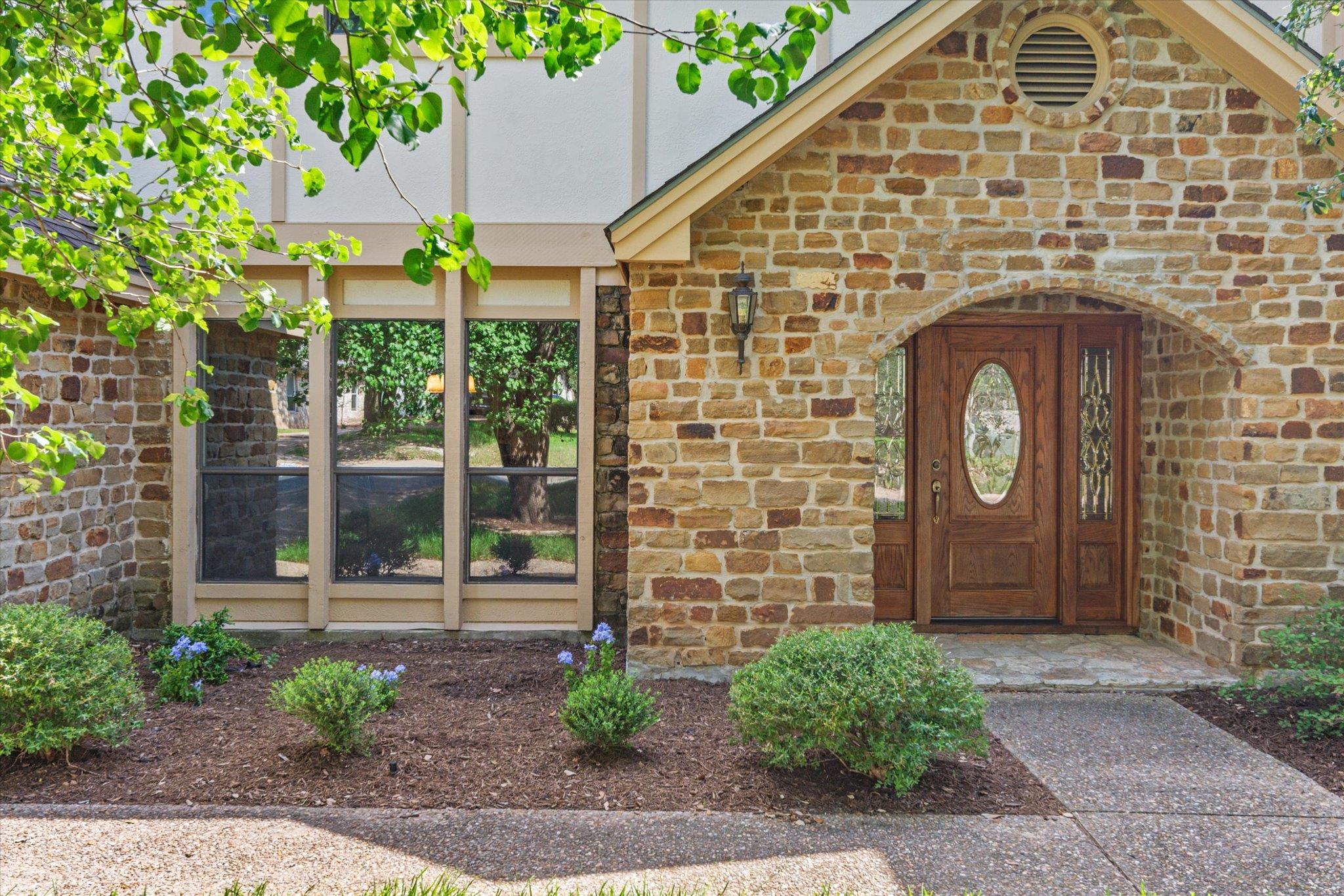 10806 Wintergreen Hl Property Photo 4