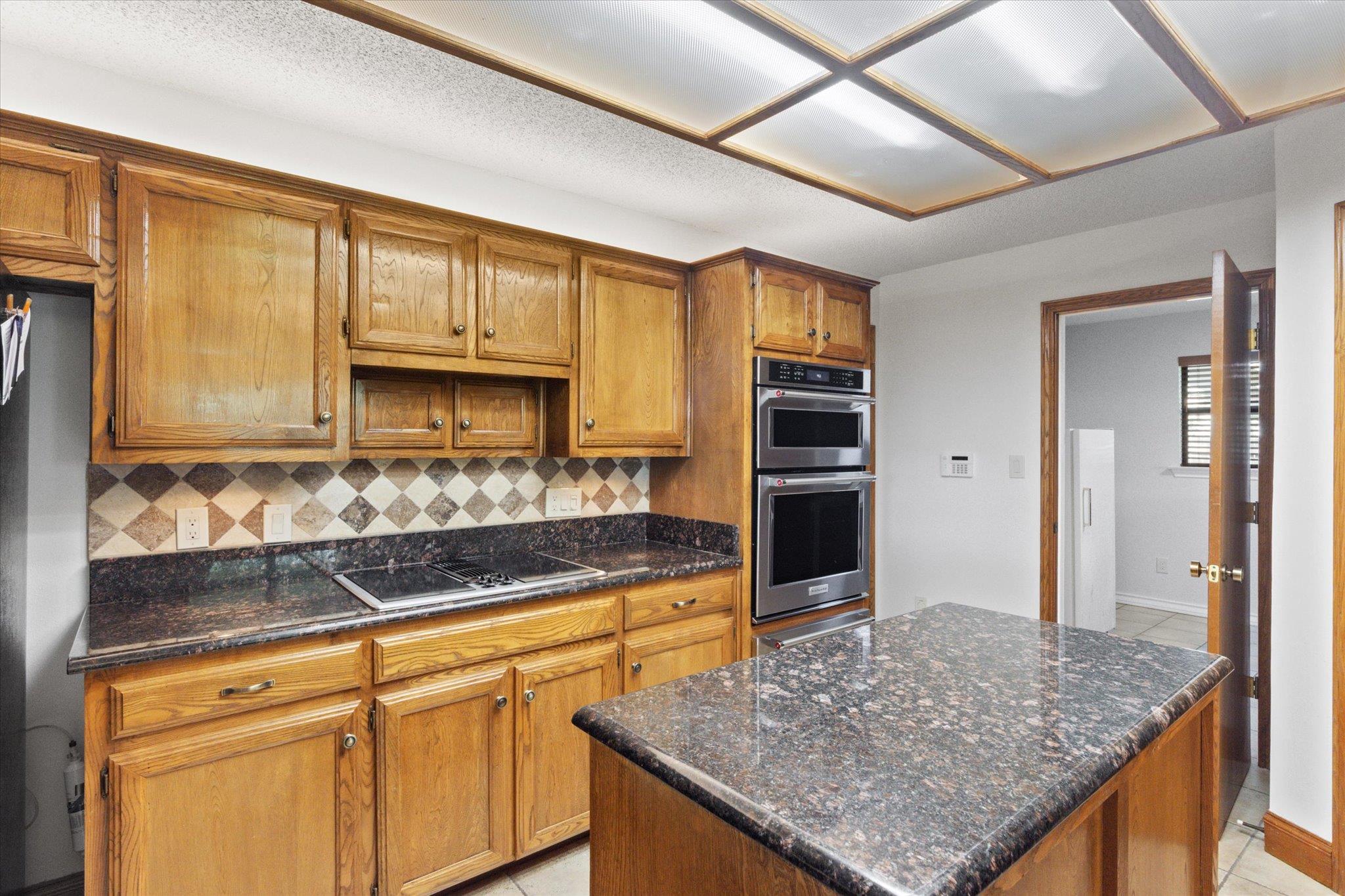 10806 Wintergreen Hl Property Photo 9