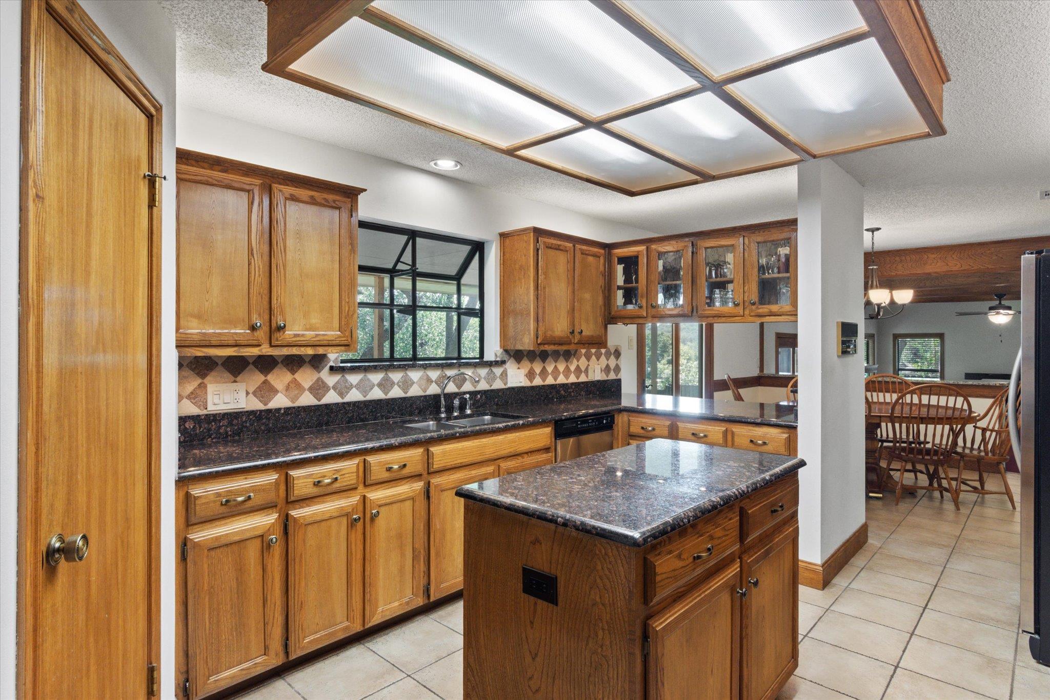 10806 Wintergreen Hl Property Photo 10