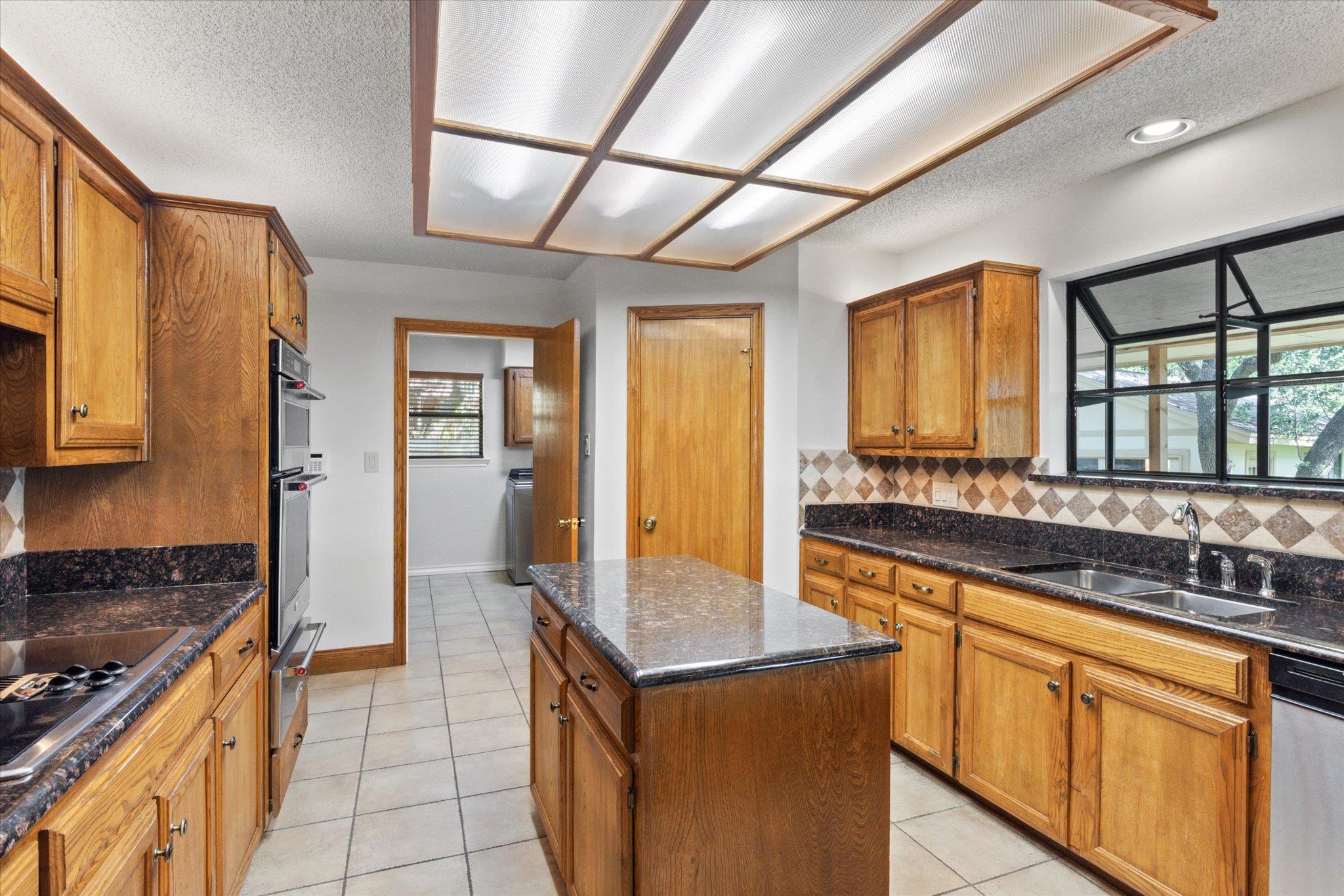 10806 Wintergreen Hl Property Photo 11