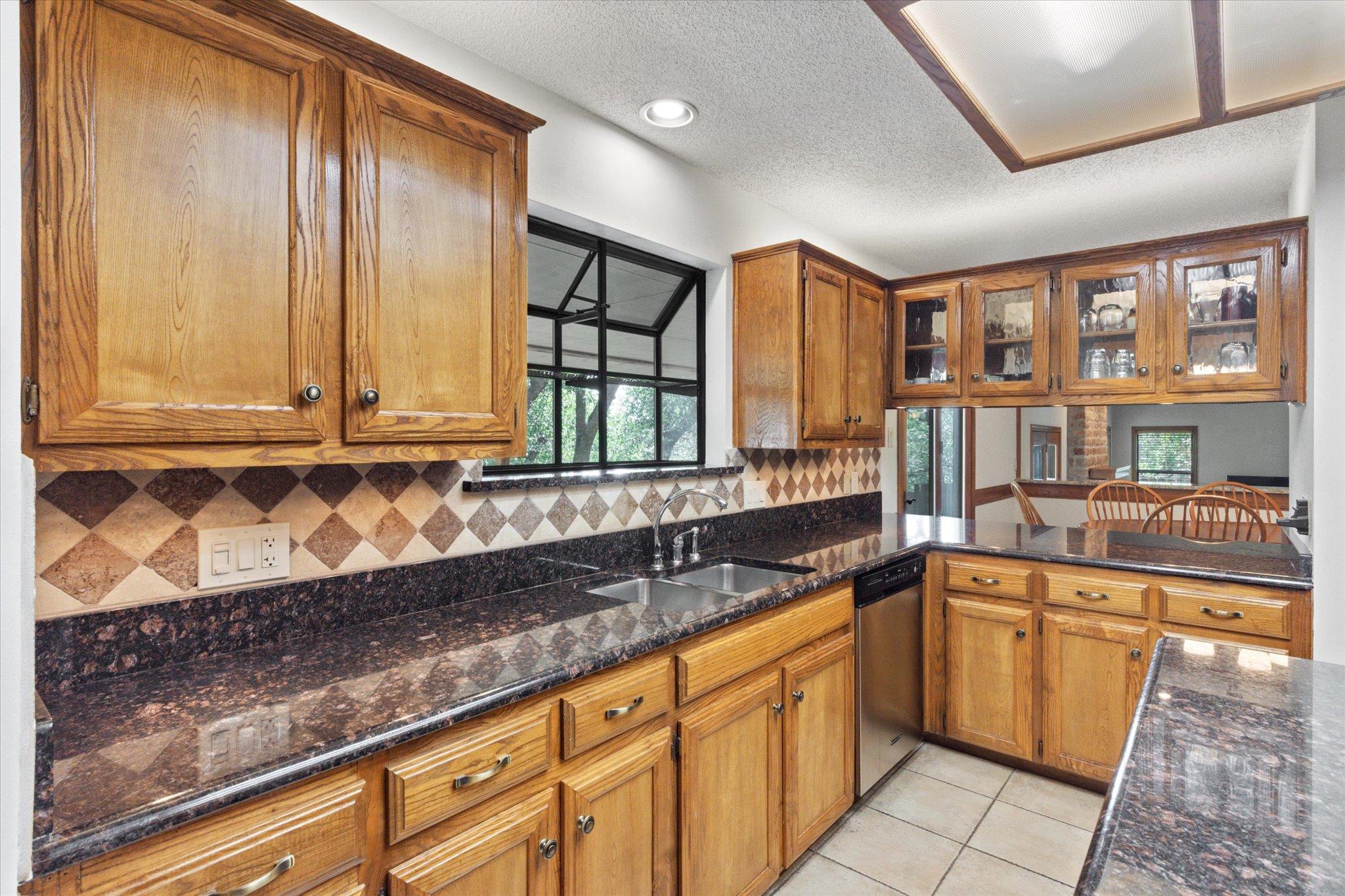 10806 Wintergreen Hl Property Photo 12