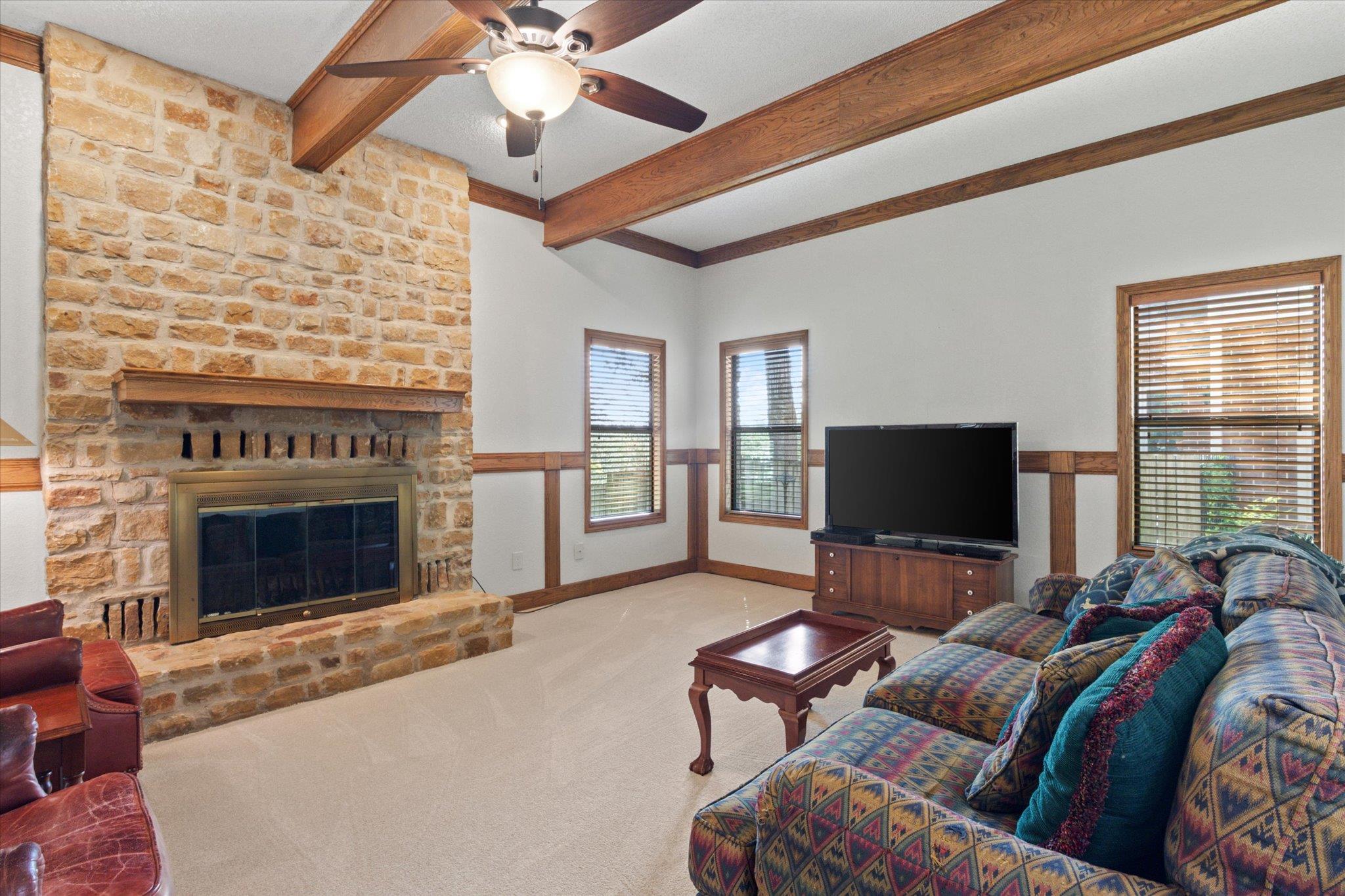 10806 Wintergreen Hl Property Photo 14