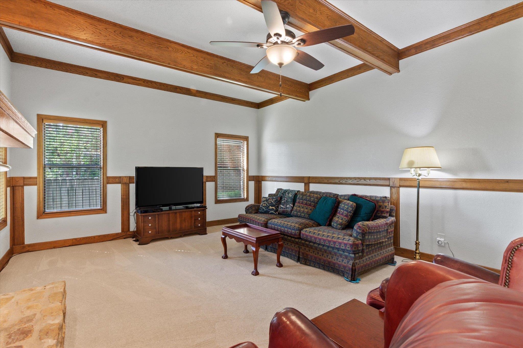 10806 Wintergreen Hl Property Photo 15
