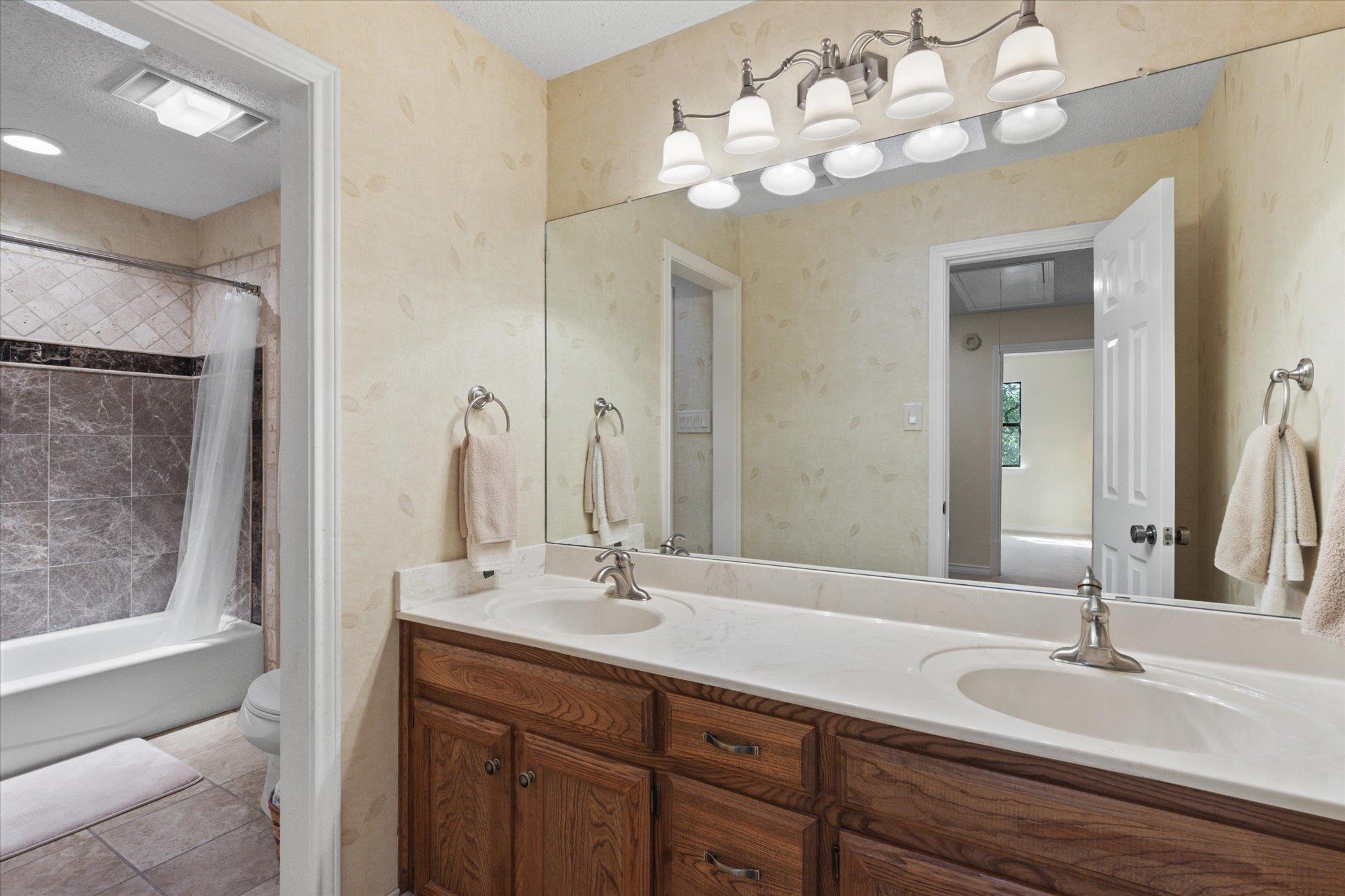 10806 Wintergreen Hl Property Photo 25