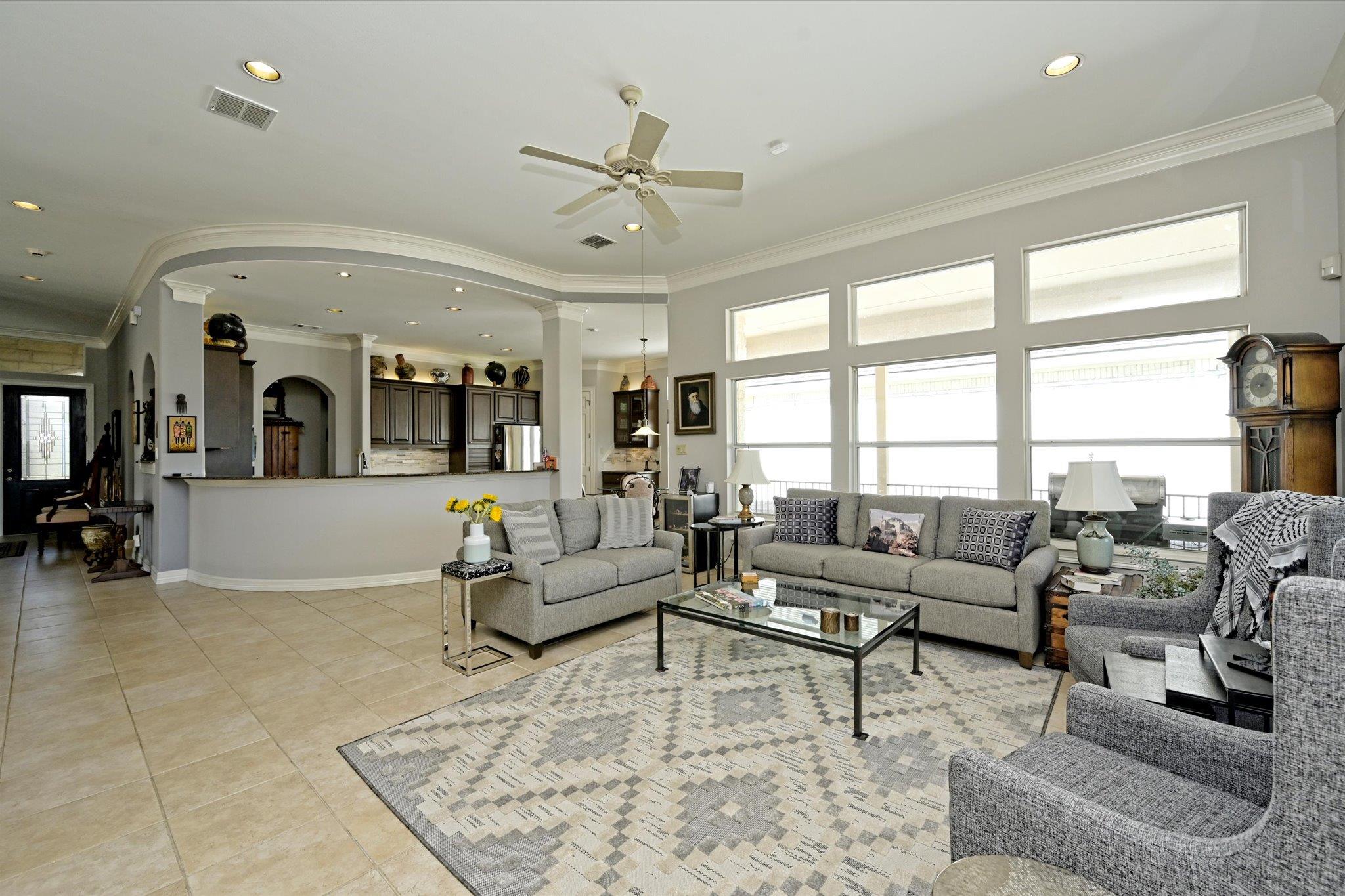 4912 Interlachen Ln Property Photo 3