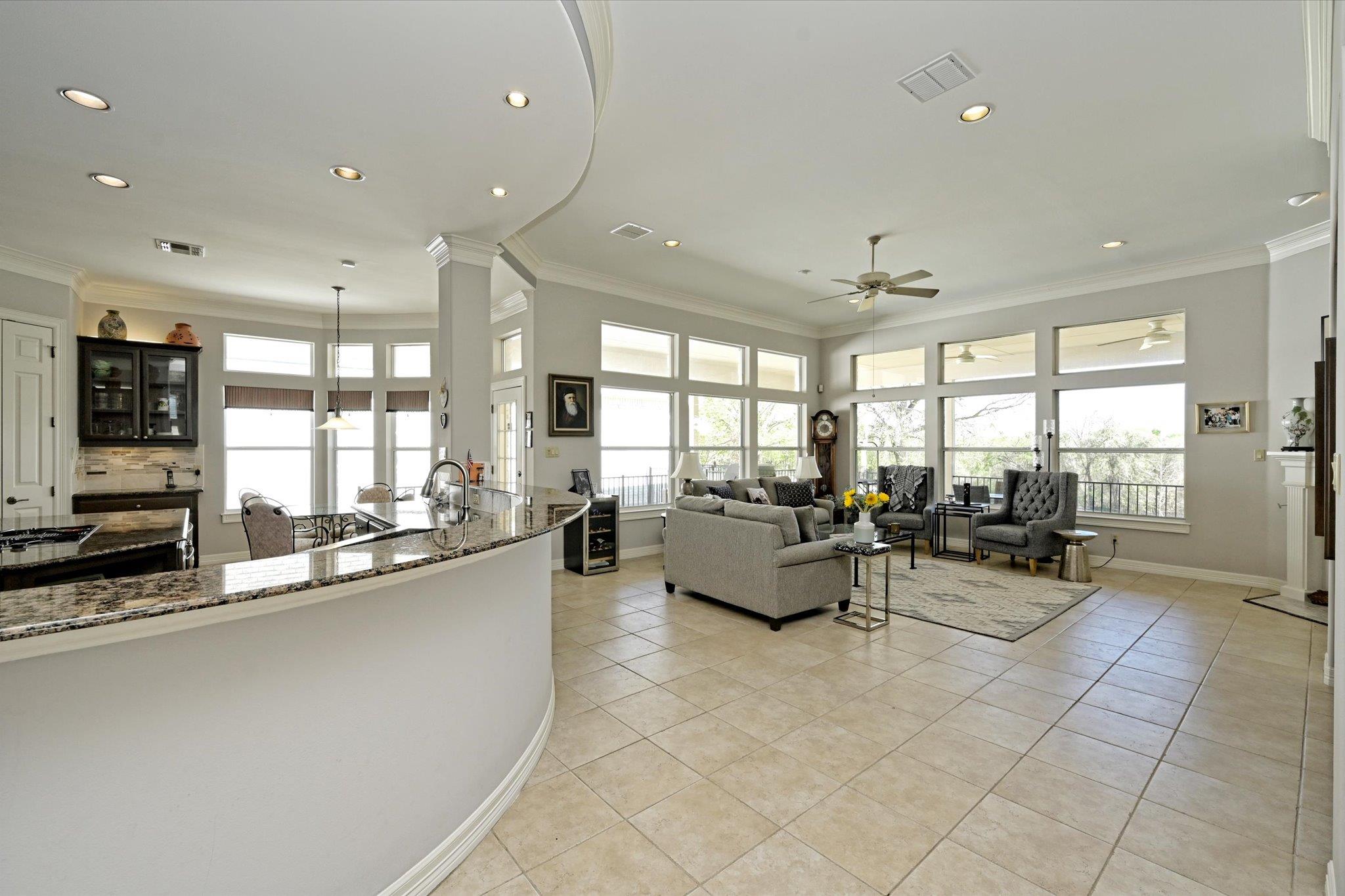 4912 Interlachen Ln Property Photo 7