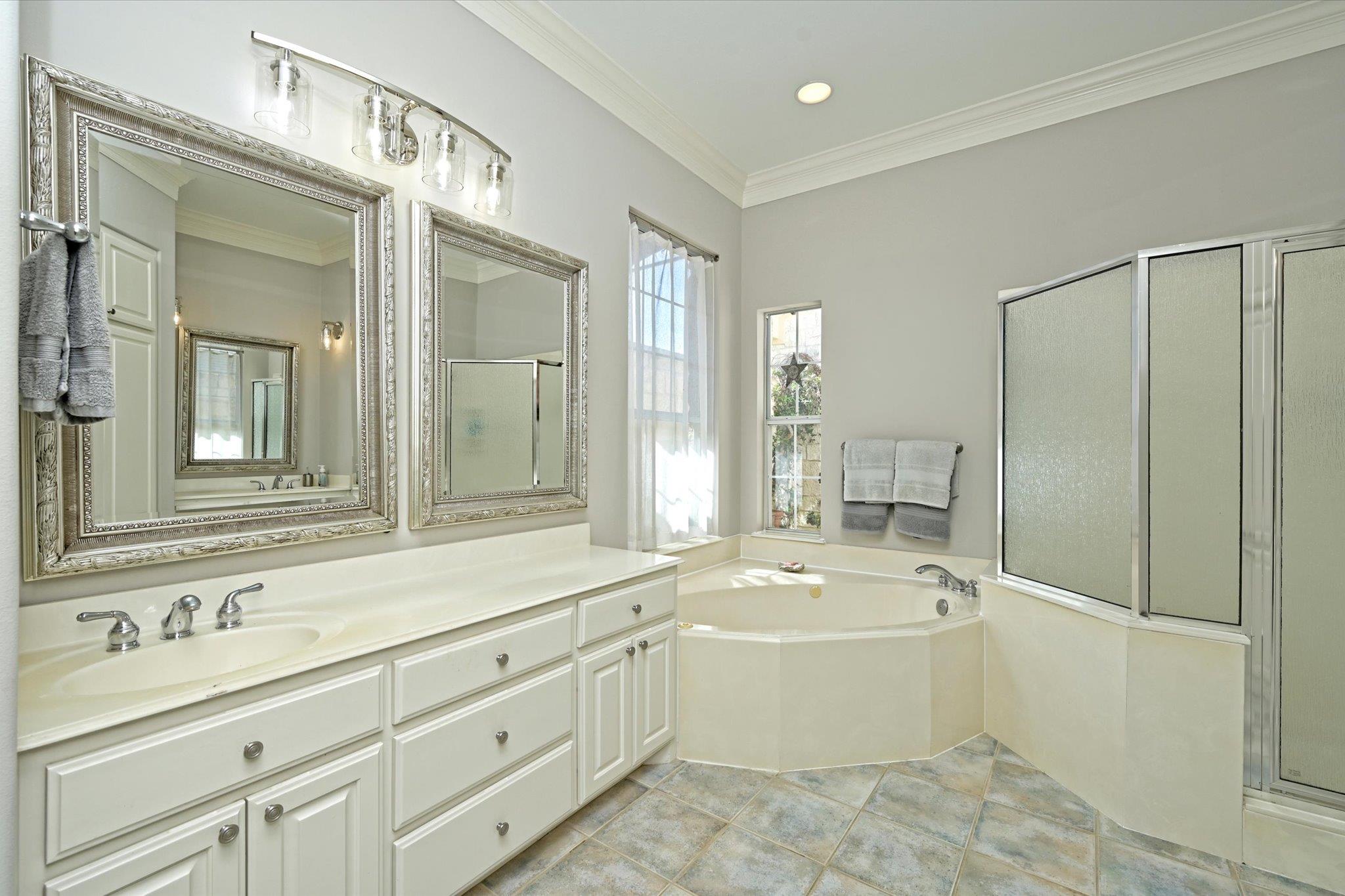 4912 Interlachen Ln Property Photo 38