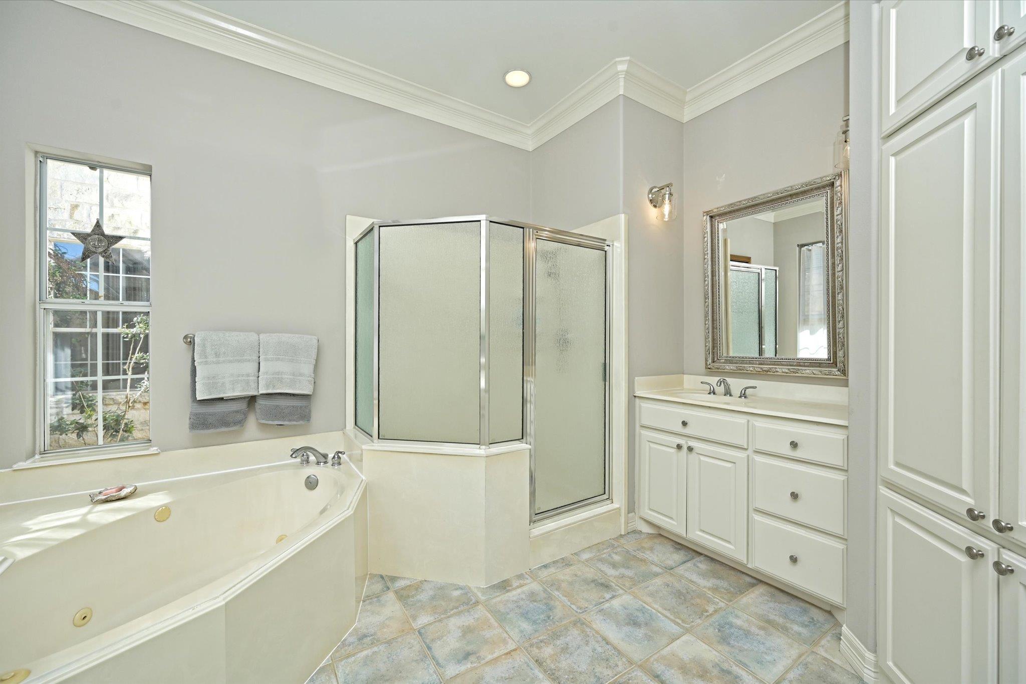 4912 Interlachen Ln Property Photo 39