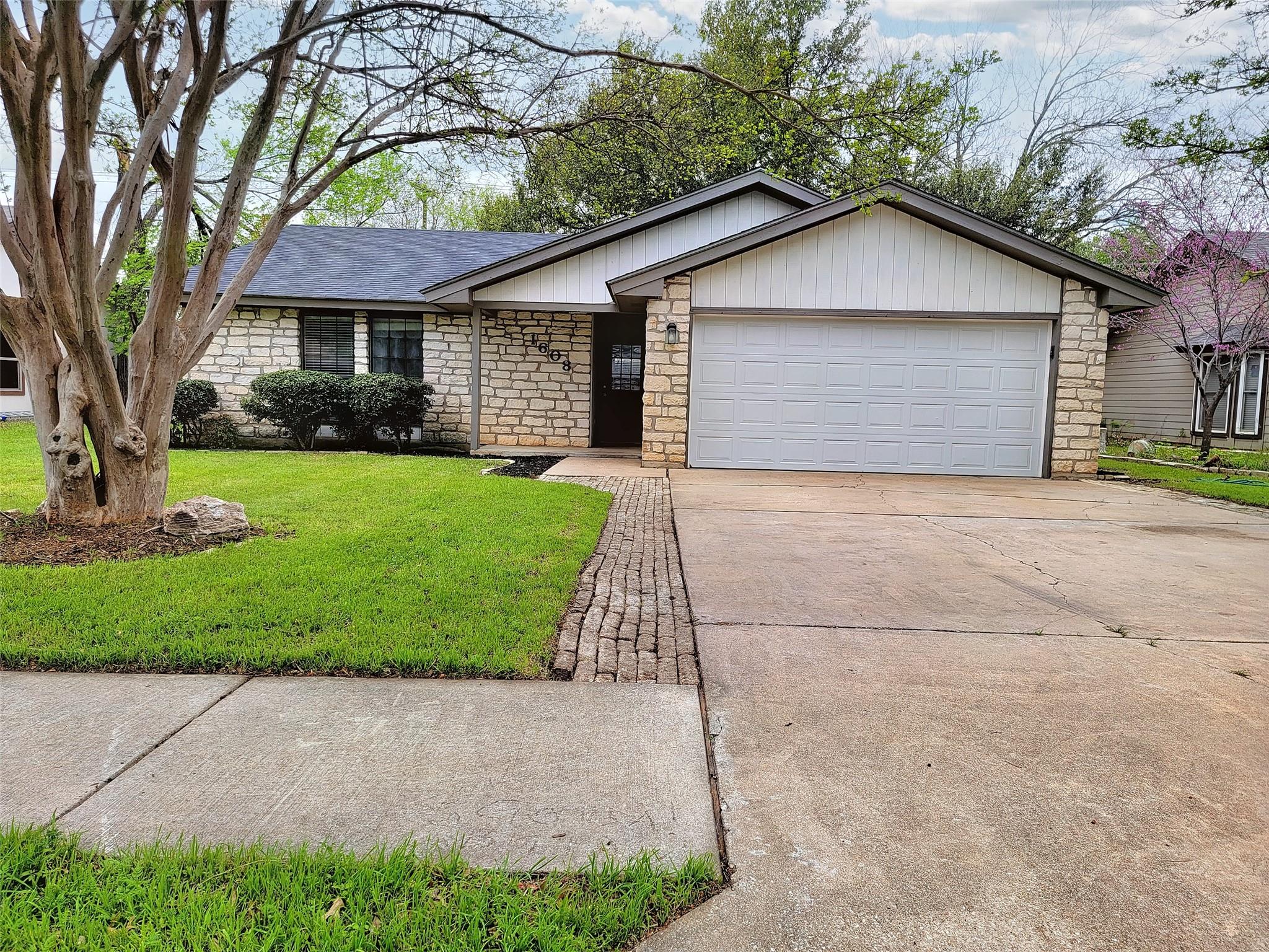 1608 Crestline Ct Property Photo