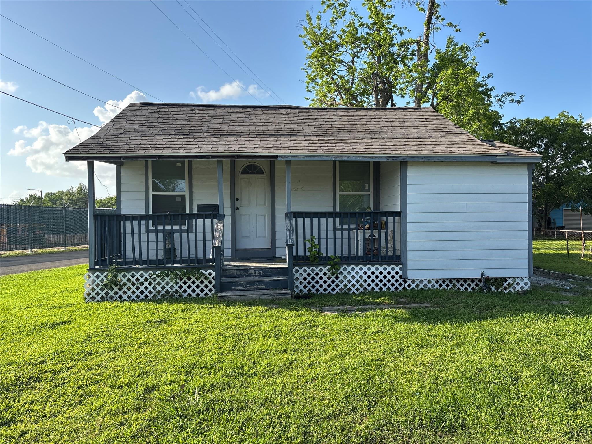 714 Miriam St Property Photo 1