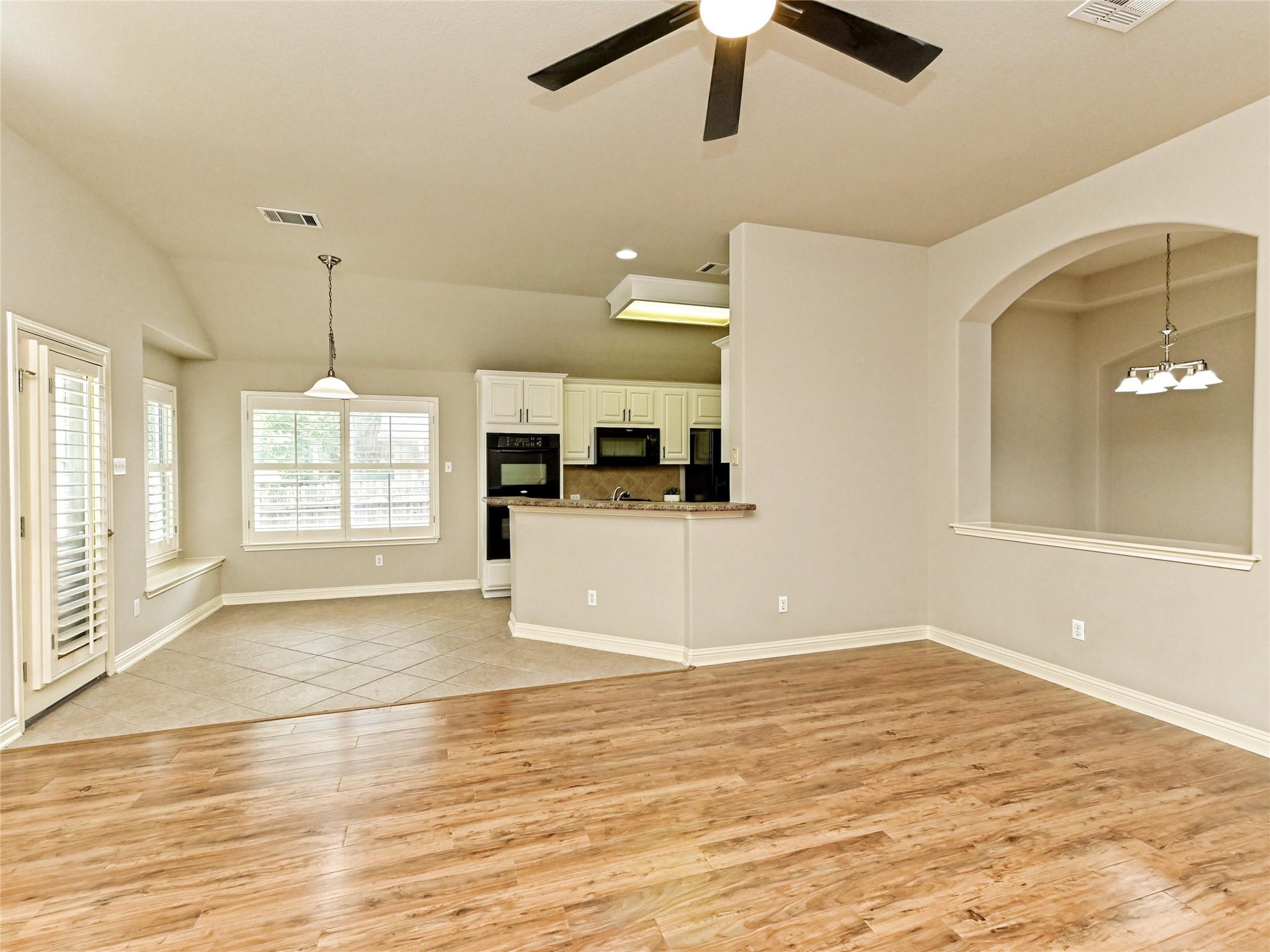 10009 Buffalo Lake Ln Property Photo 7