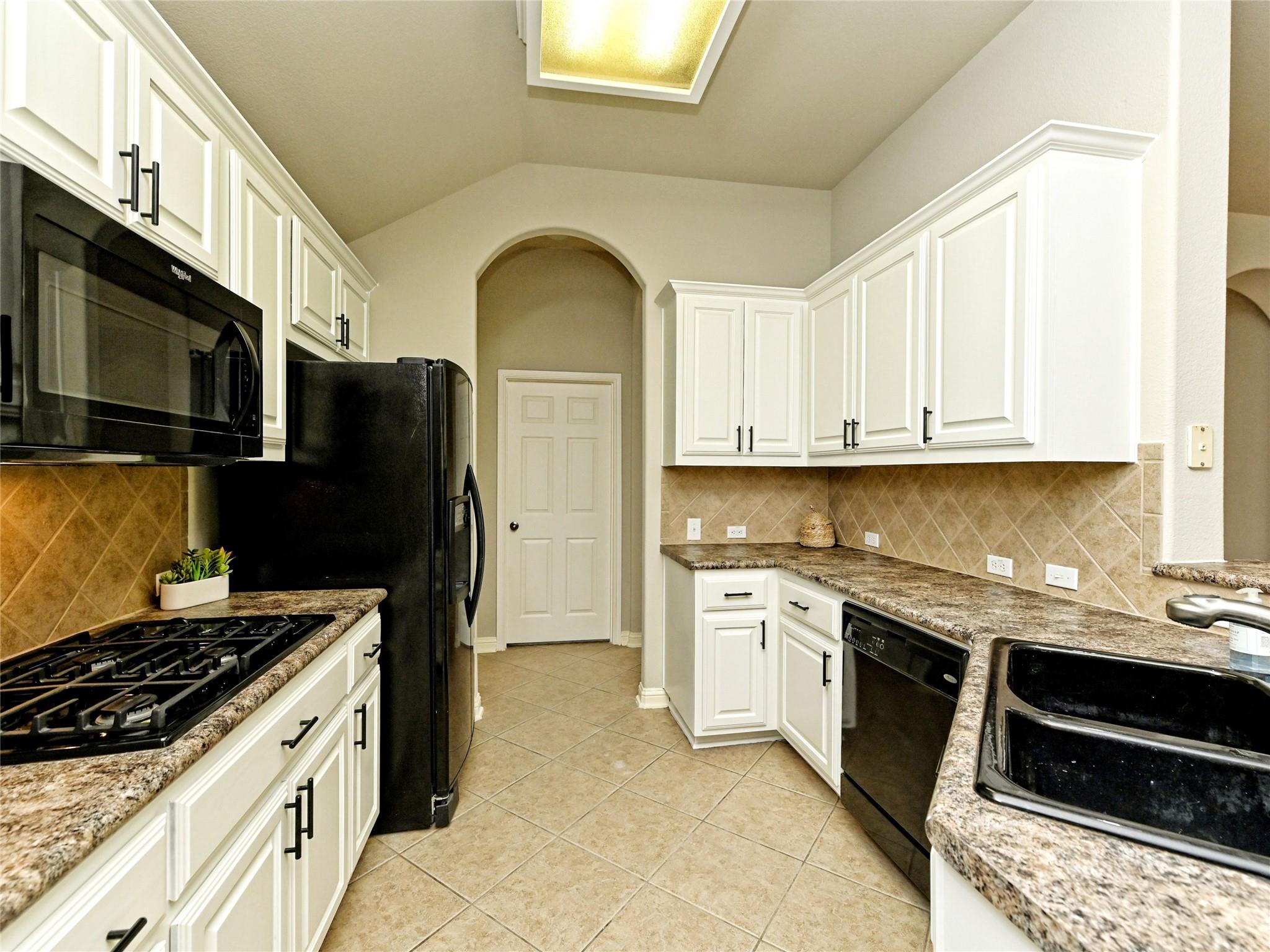 10009 Buffalo Lake Ln Property Photo 12