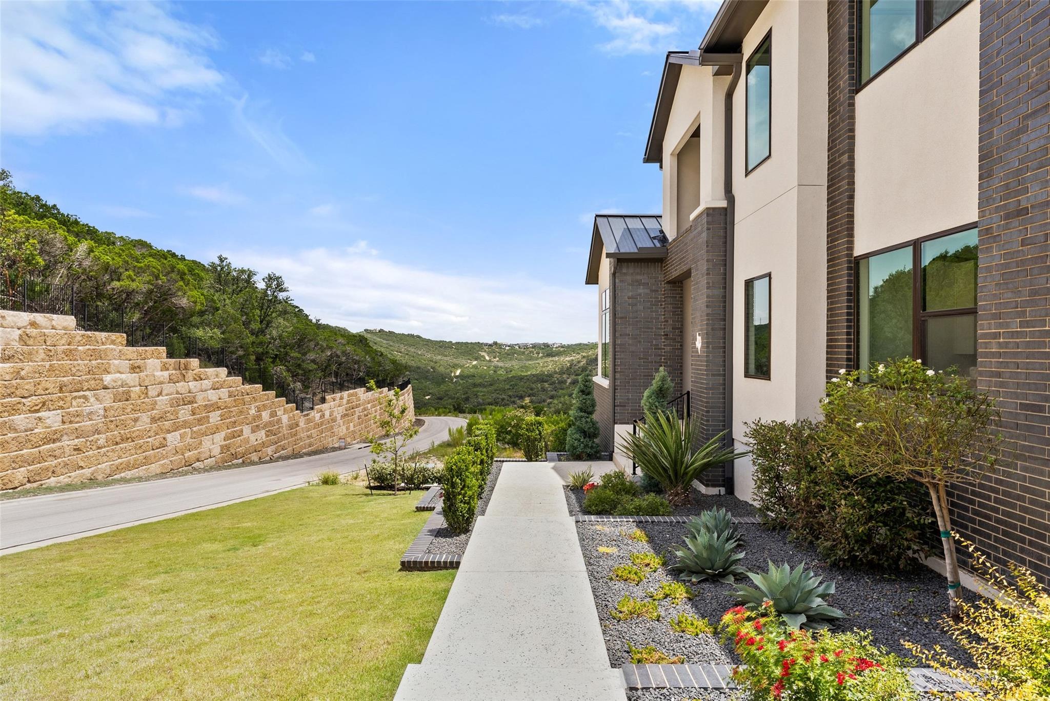 104 High View Trl Property Photo 5