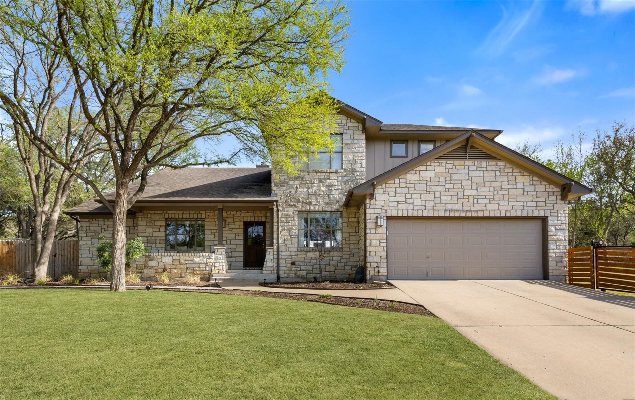 1701 Cliffwood Dr Property Photo