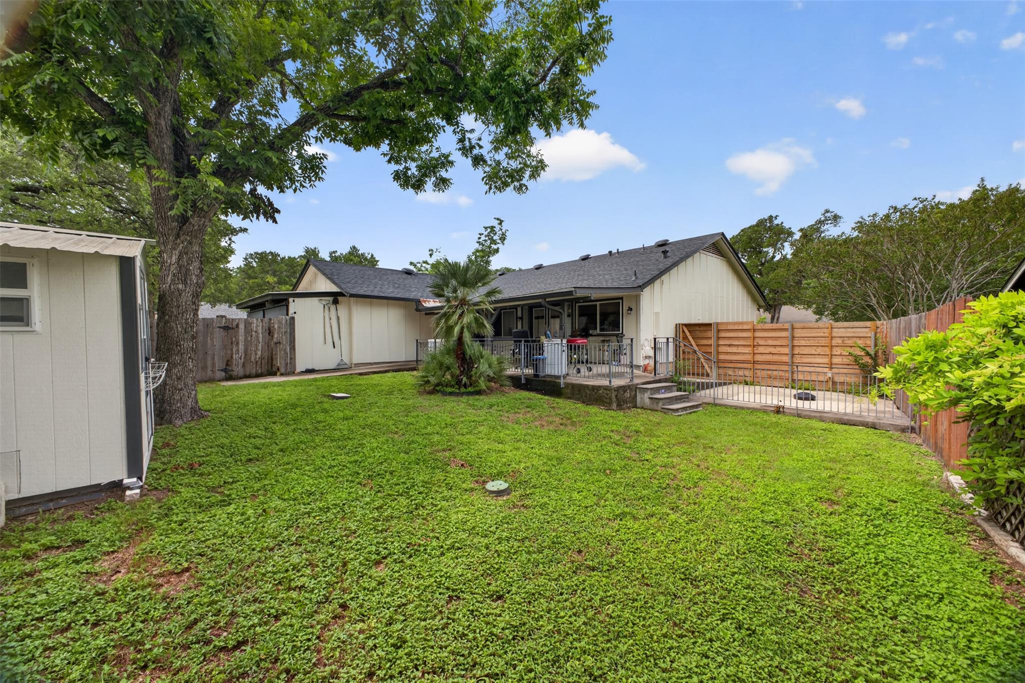 2500 Cockburn Dr Property Photo 4