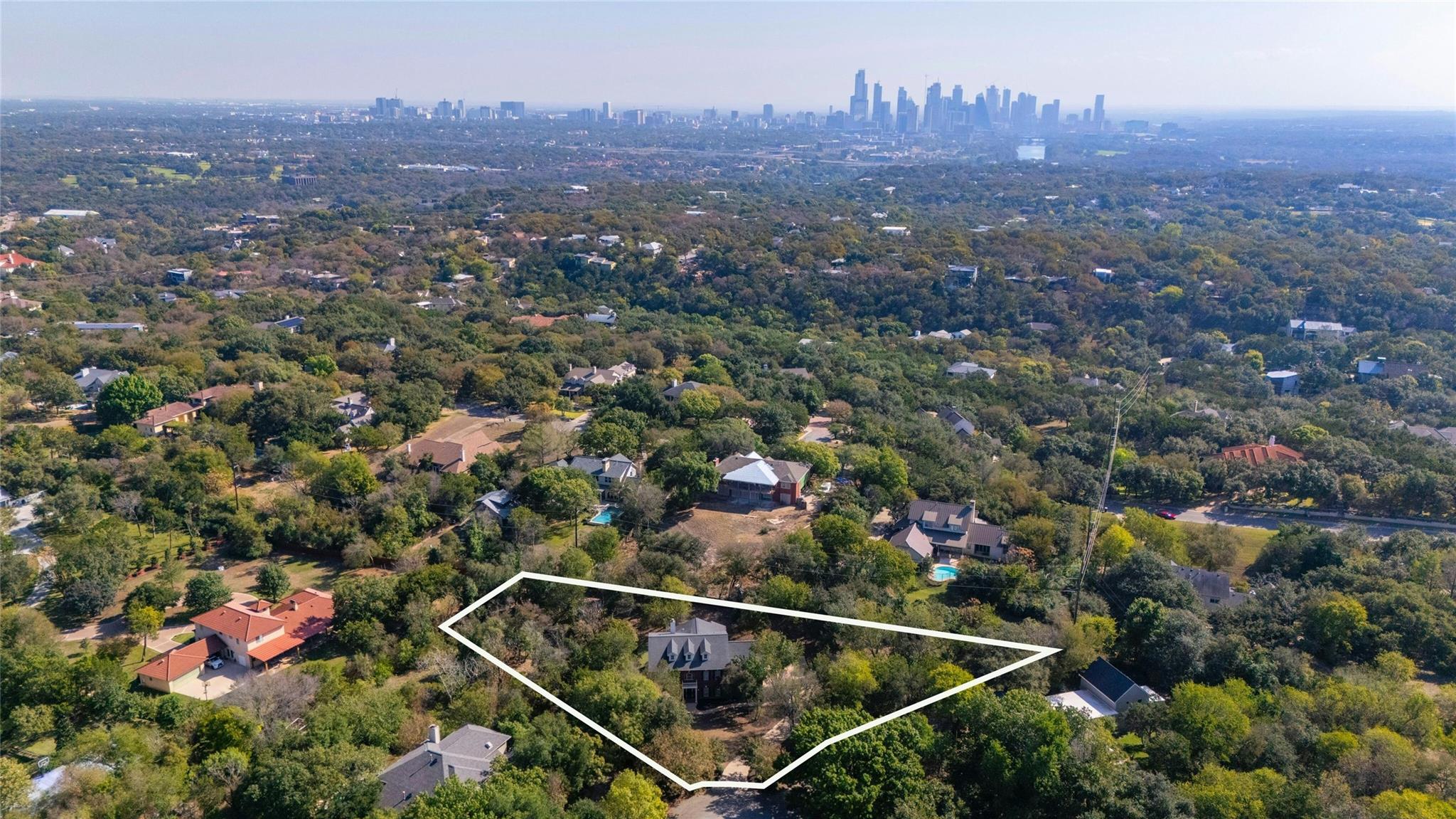 608 Rainbow Cv Property Photo 2