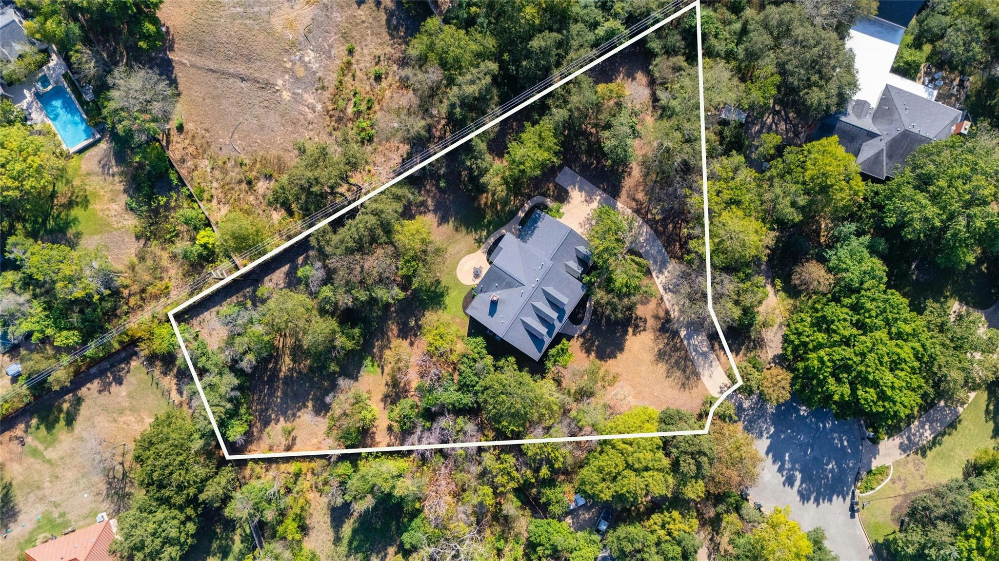 608 Rainbow Cv Property Photo 4