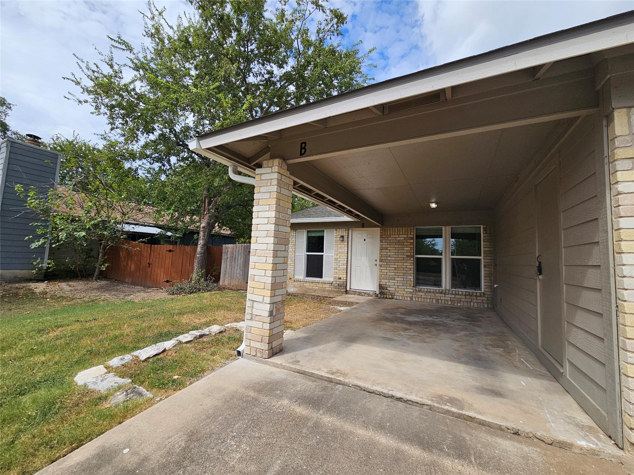 6800 Lunar Dr #b Property Photo 3