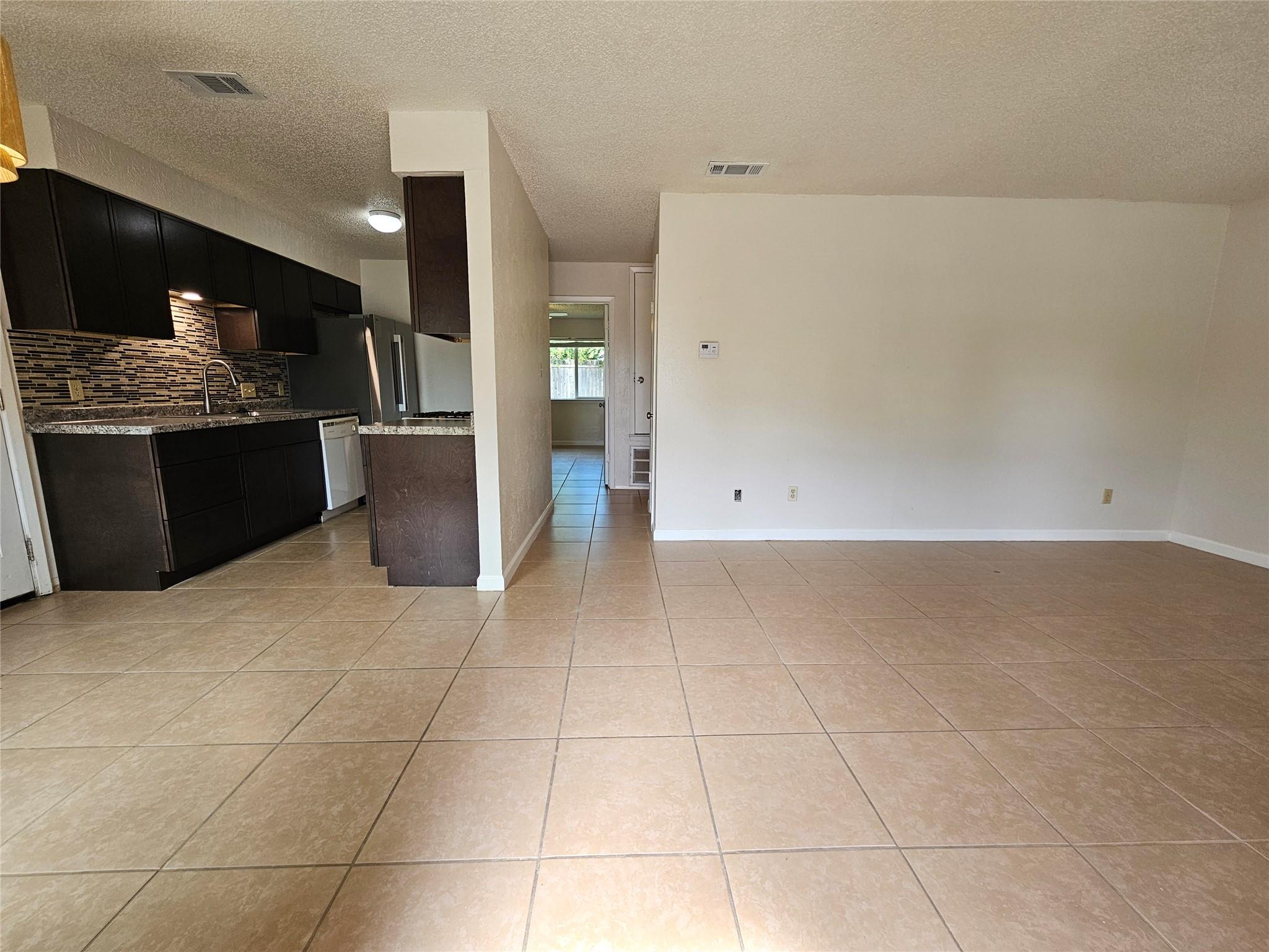 6800 Lunar Dr #b Property Photo 4